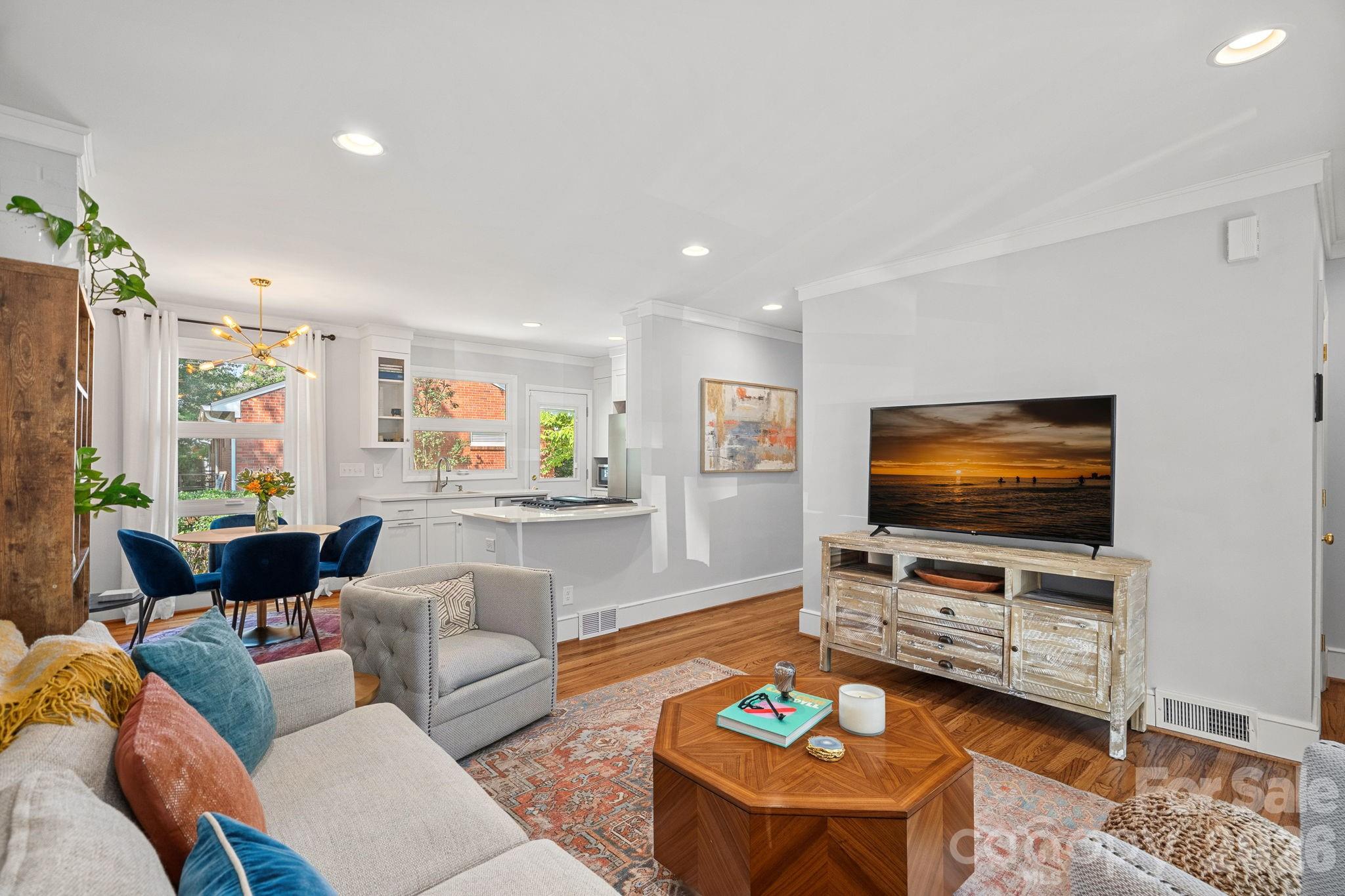 4703 Woodlark Lane — Charlotte