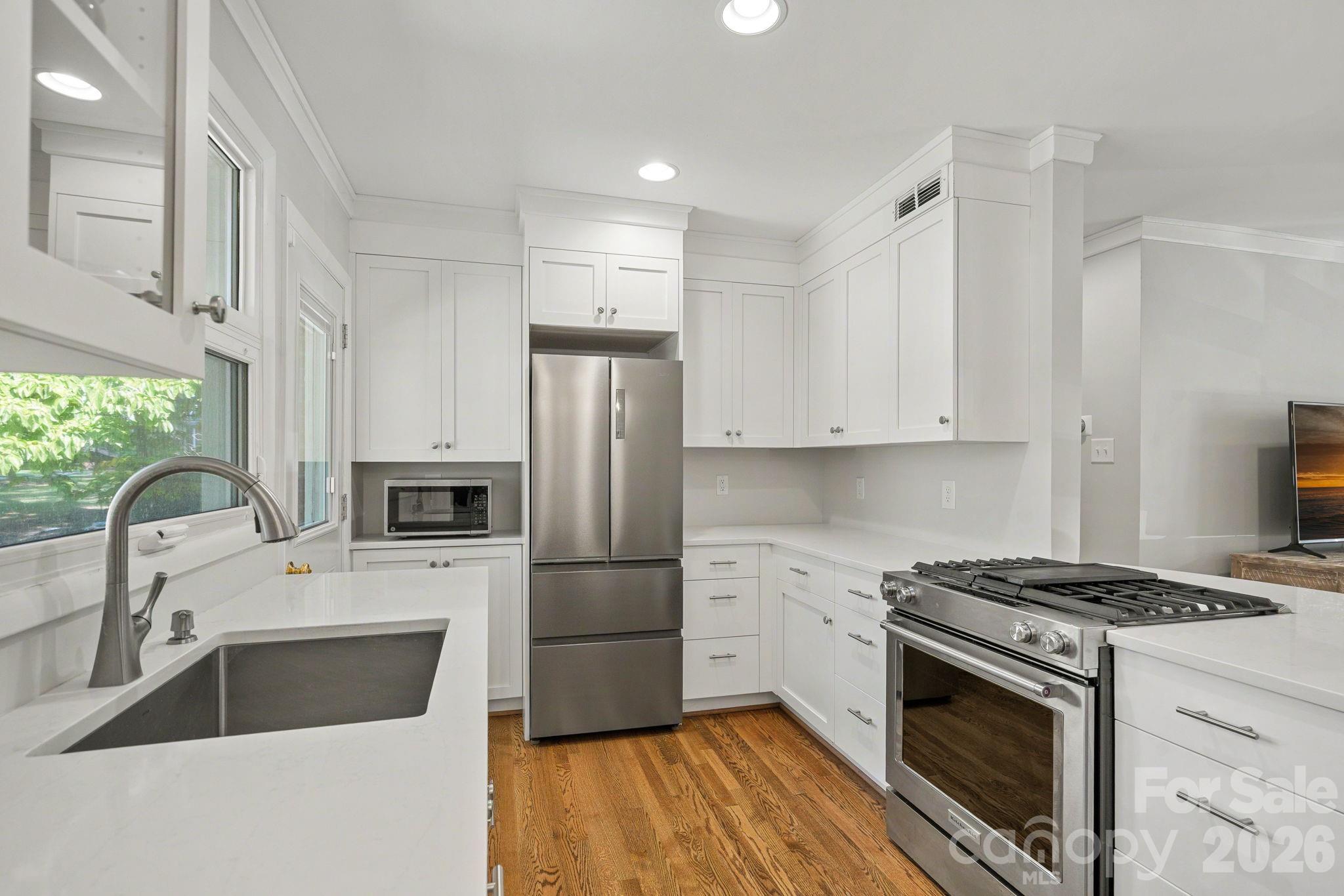4703 Woodlark Lane — Charlotte