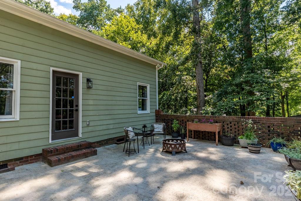 309 Treeline Drive — Belmont