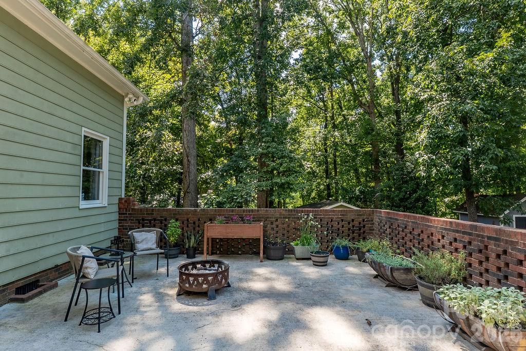 309 Treeline Drive — Belmont
