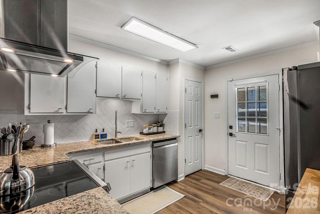 309 Treeline Drive — Belmont