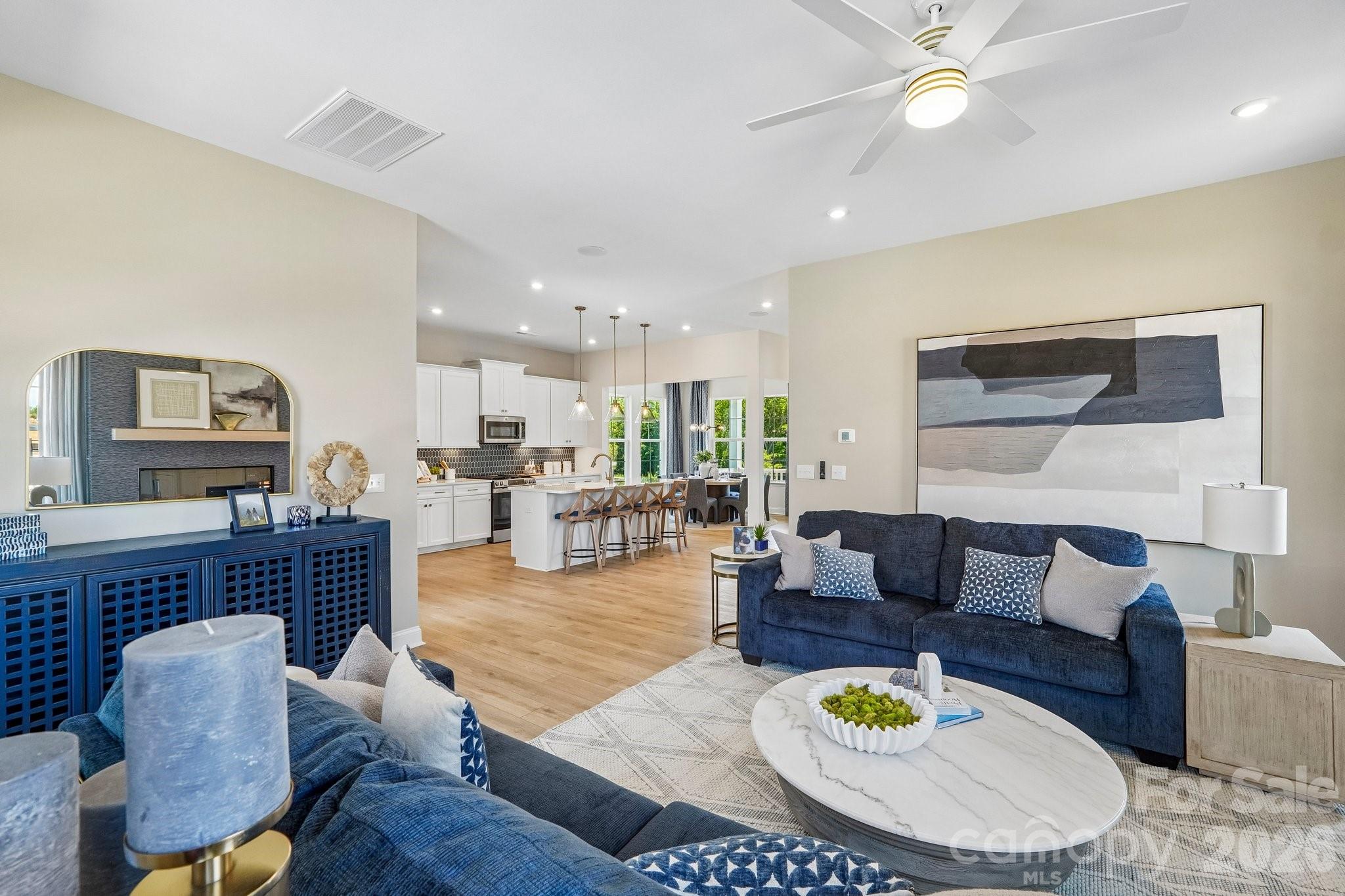 6101 Daisy Dale Drive — Pineville
