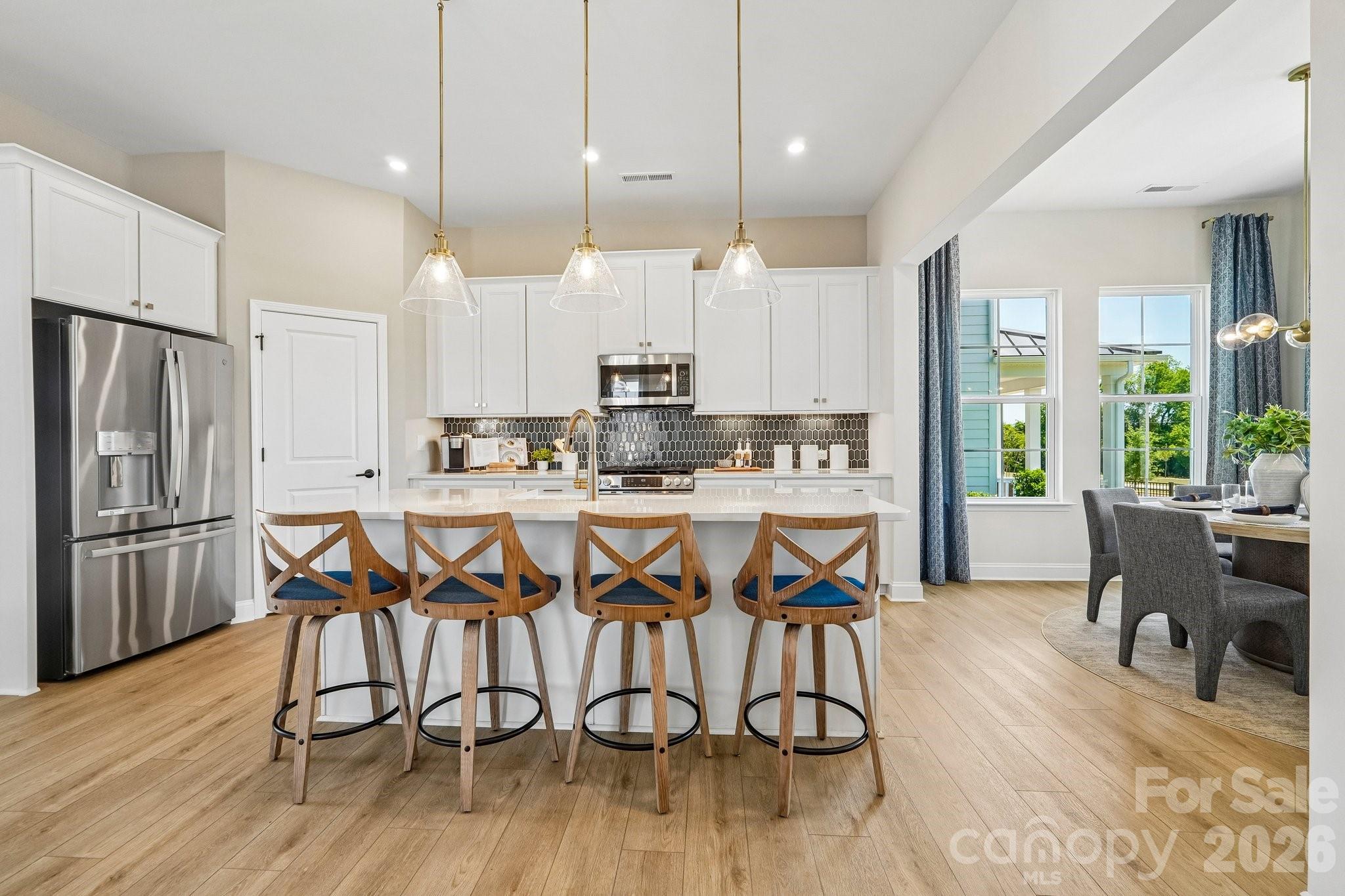 6101 Daisy Dale Drive — Pineville