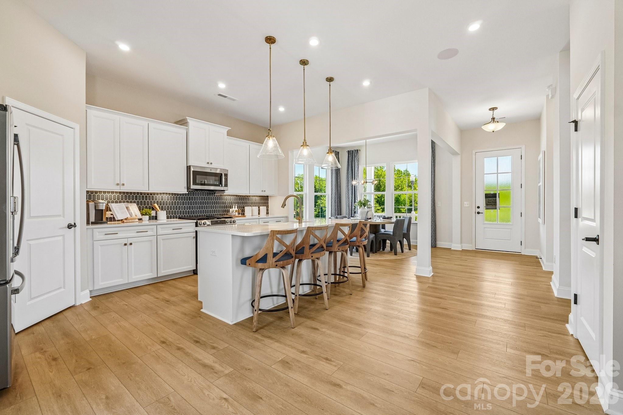 6101 Daisy Dale Drive — Pineville