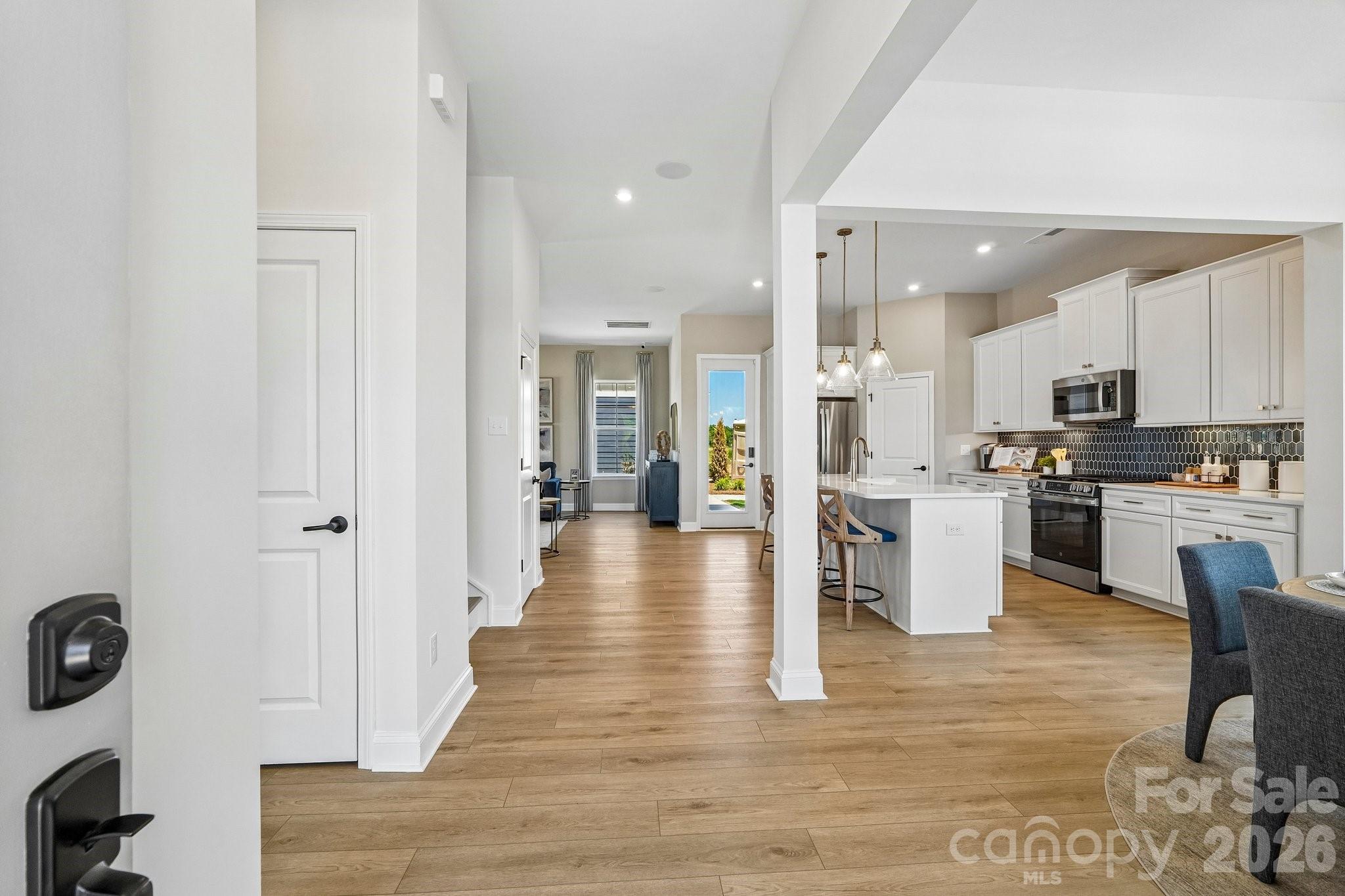 6101 Daisy Dale Drive — Pineville