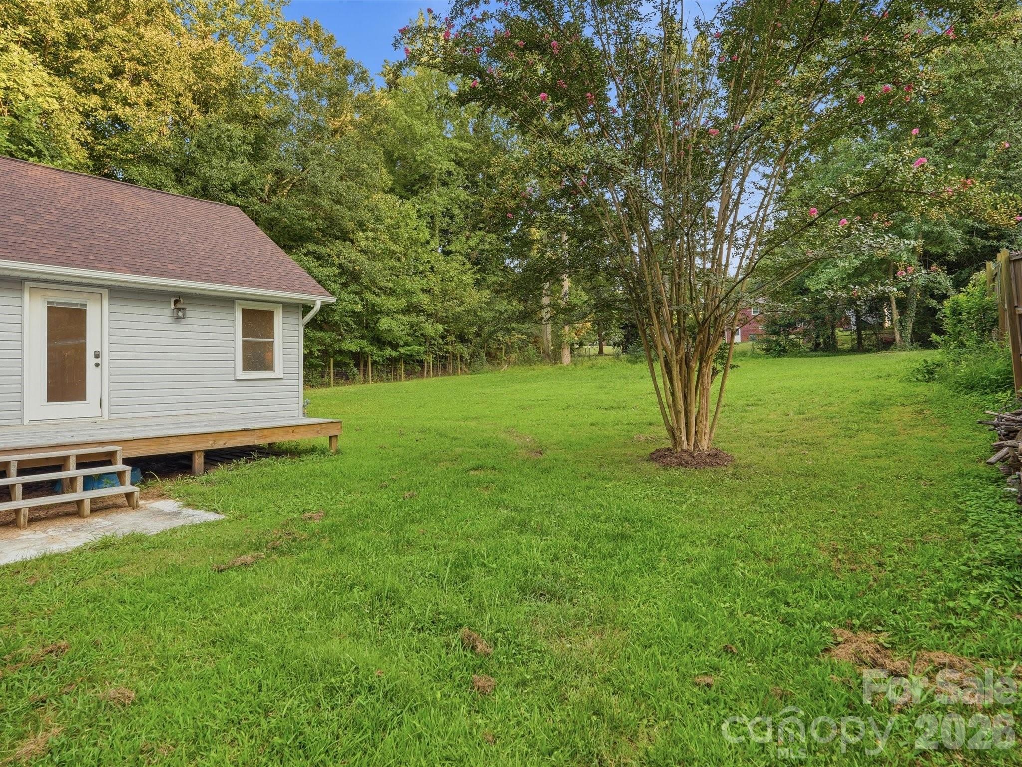 806 Costner Street — Lowell
