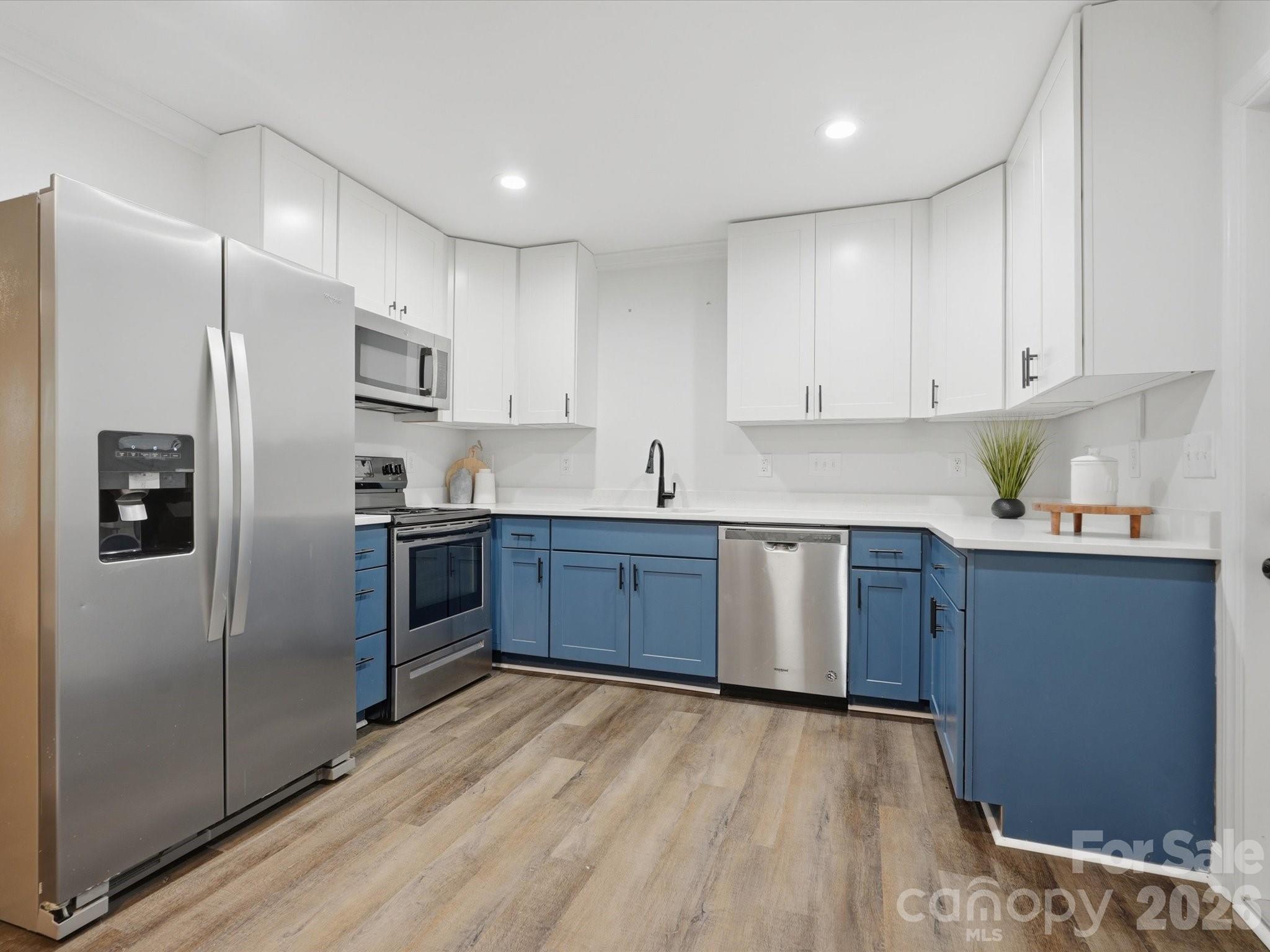 806 Costner Street — Lowell