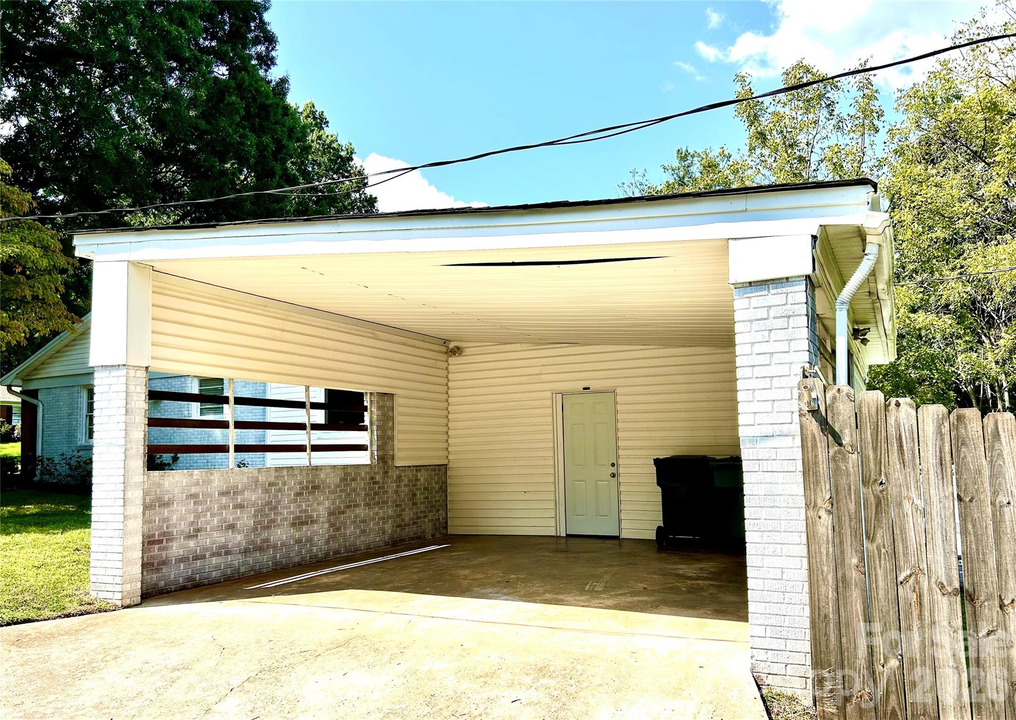 2255 Falmouth Road — Charlotte