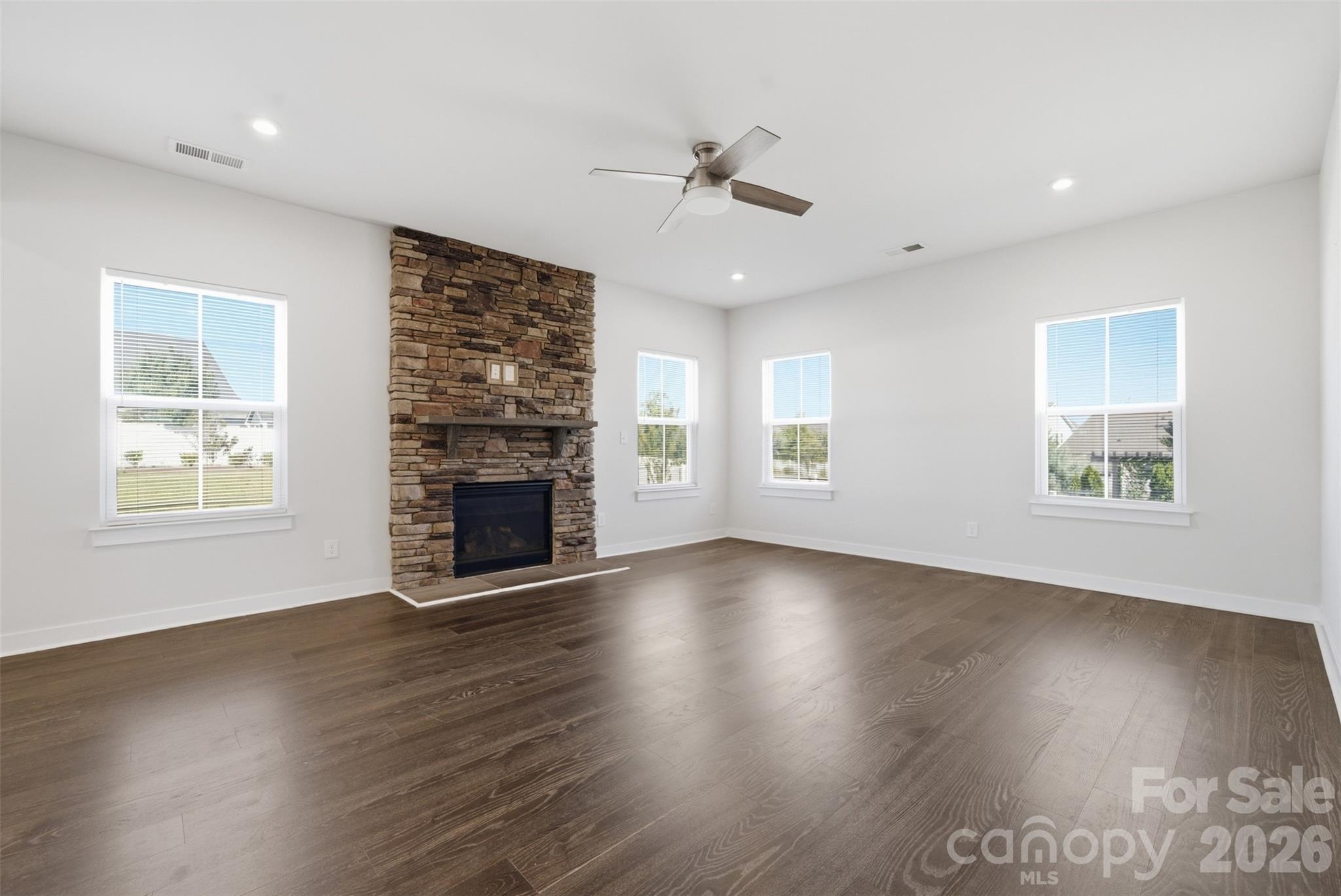11124 Vanguard Parkway — Huntersville