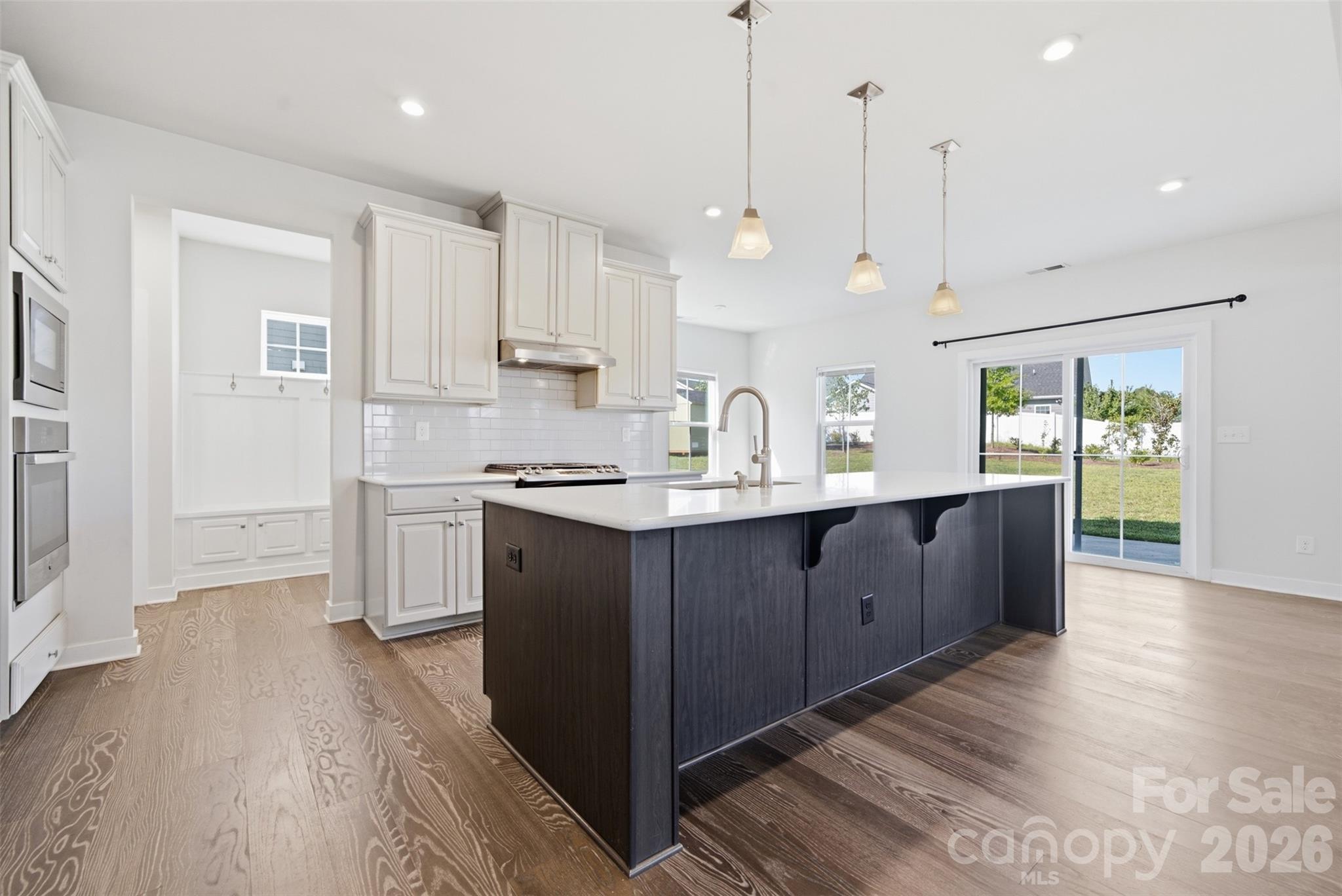 11124 Vanguard Parkway — Huntersville
