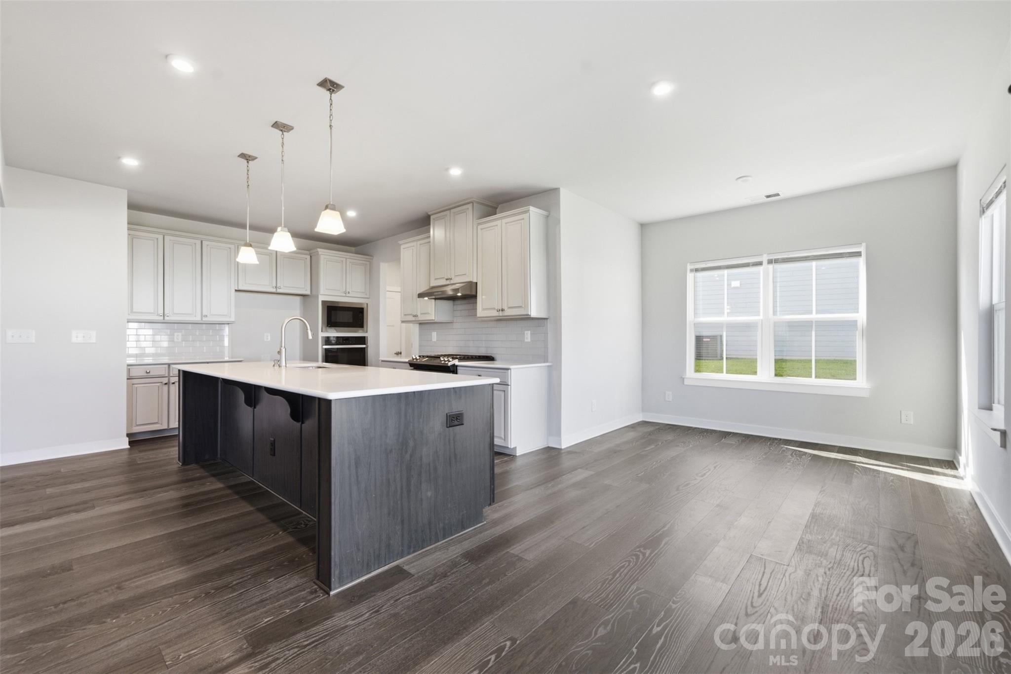 11124 Vanguard Parkway — Huntersville