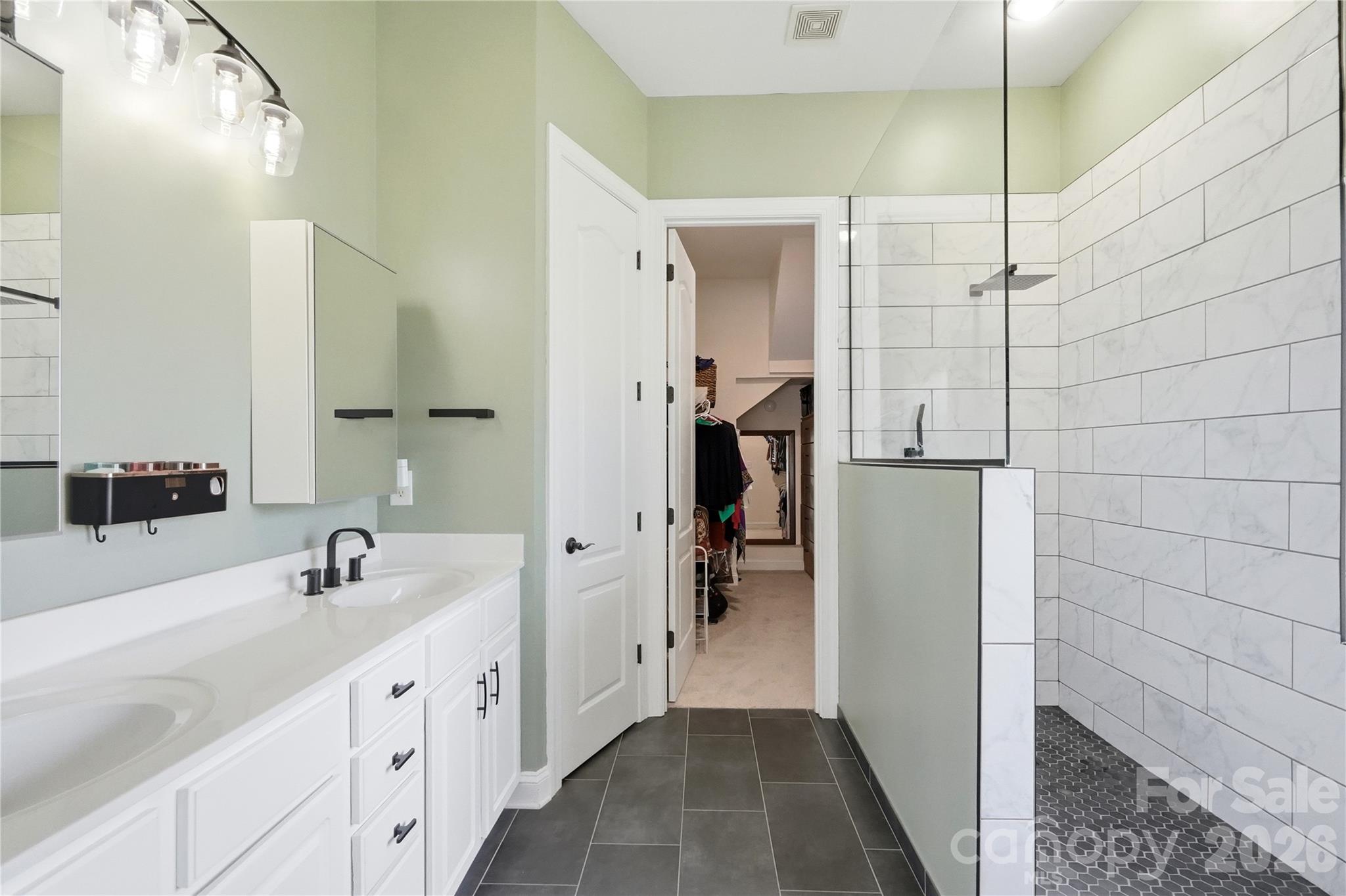 3559 Valiant Avenue SW — Concord