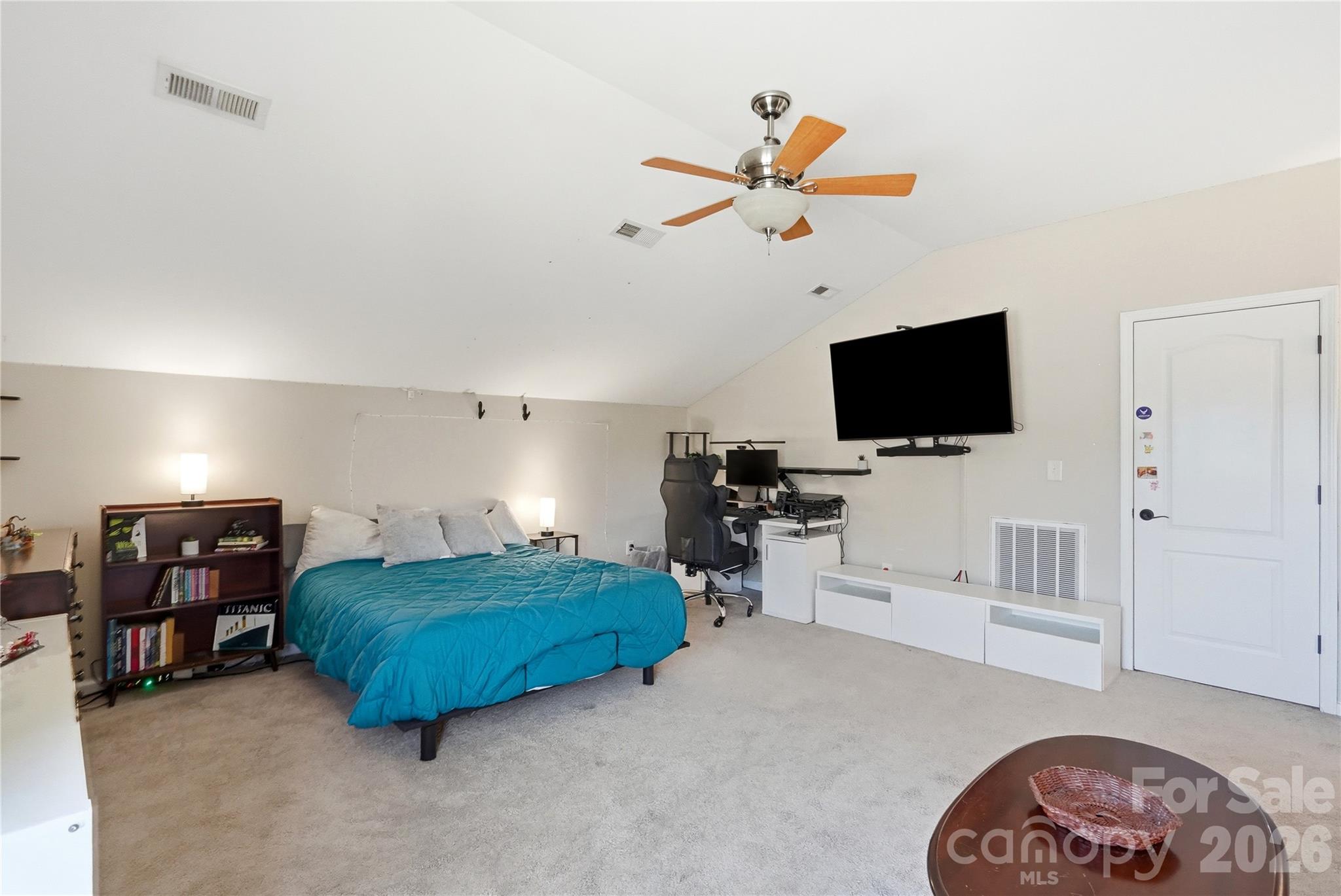 3559 Valiant Avenue SW — Concord