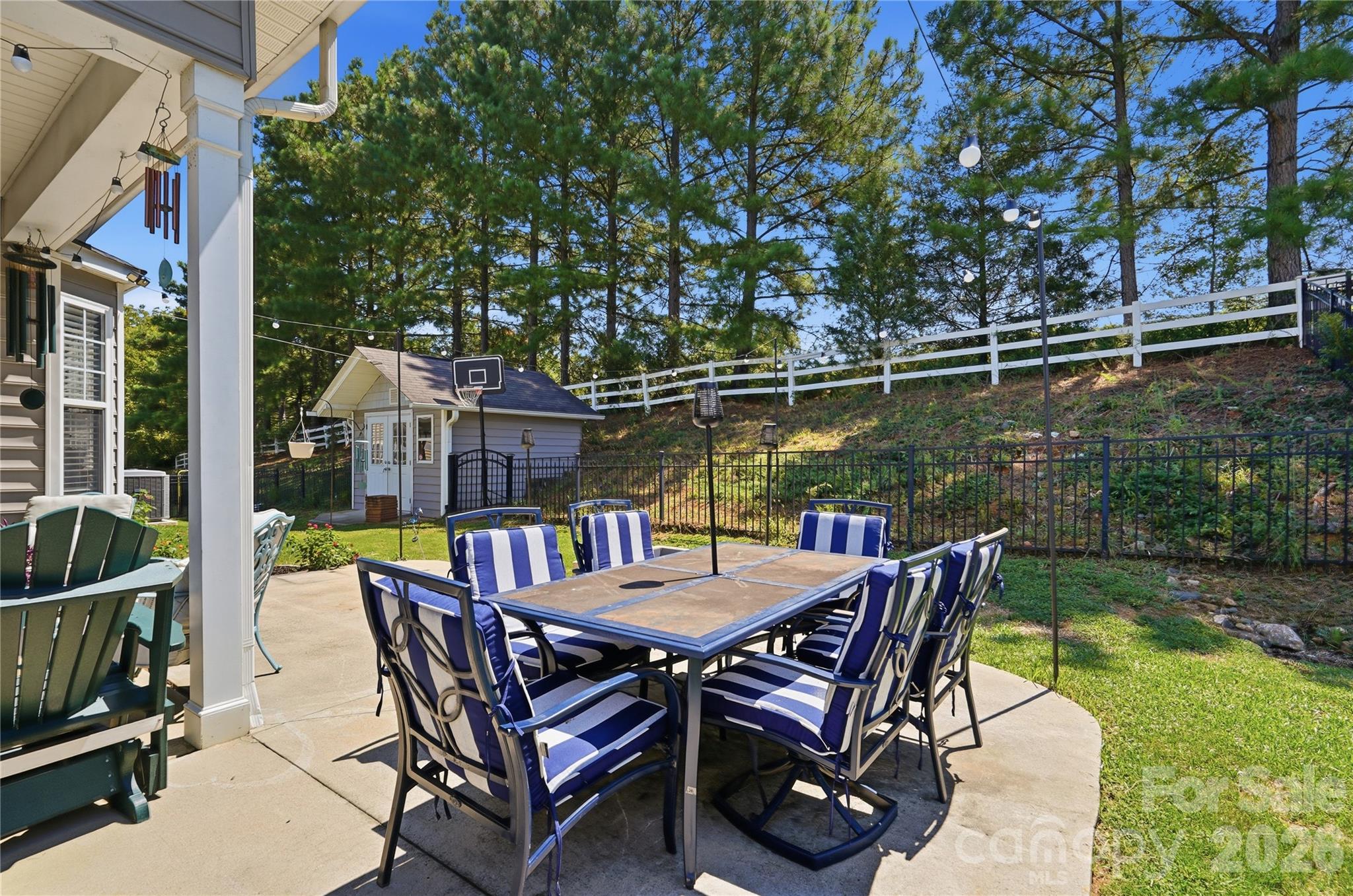 3559 Valiant Avenue SW — Concord