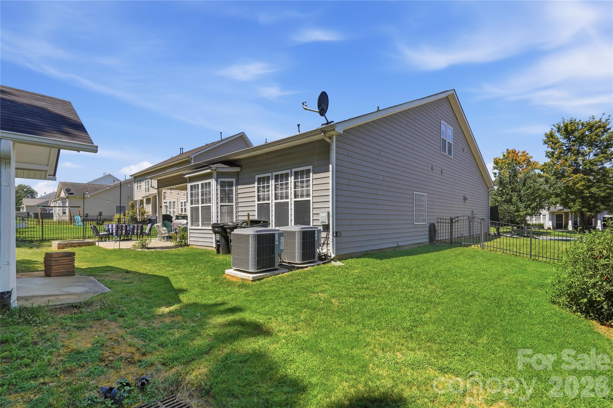 3559 Valiant Avenue SW — Concord