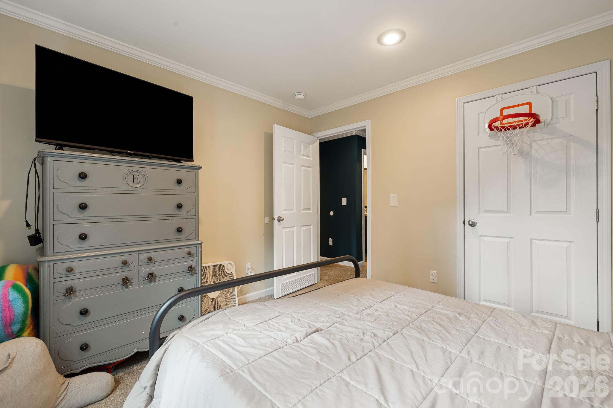 36 Woodrat Drive — Burnsville