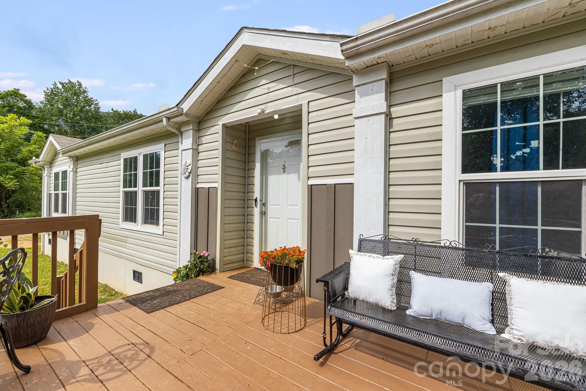 36 Woodrat Drive — Burnsville