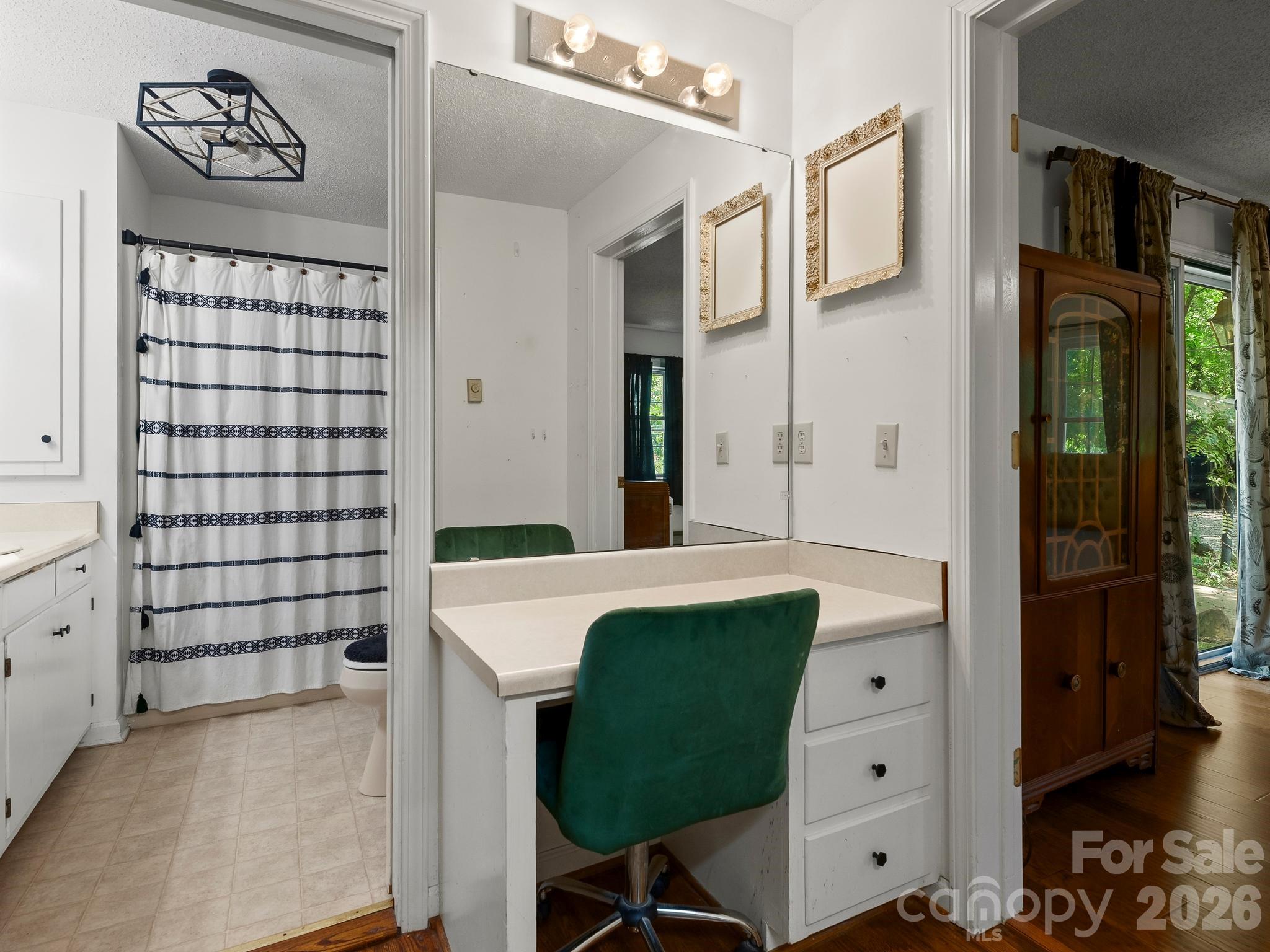 689 S Trade Street — Tryon