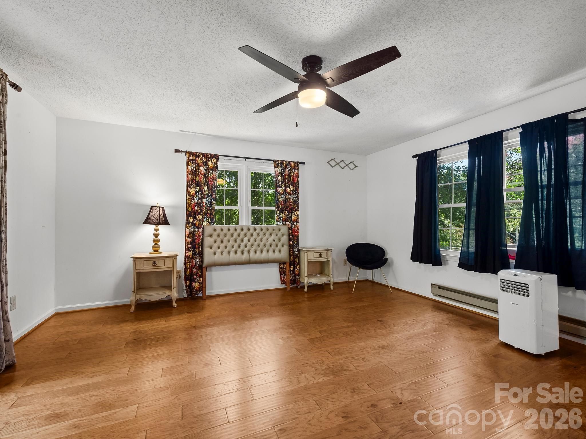 689 S Trade Street — Tryon