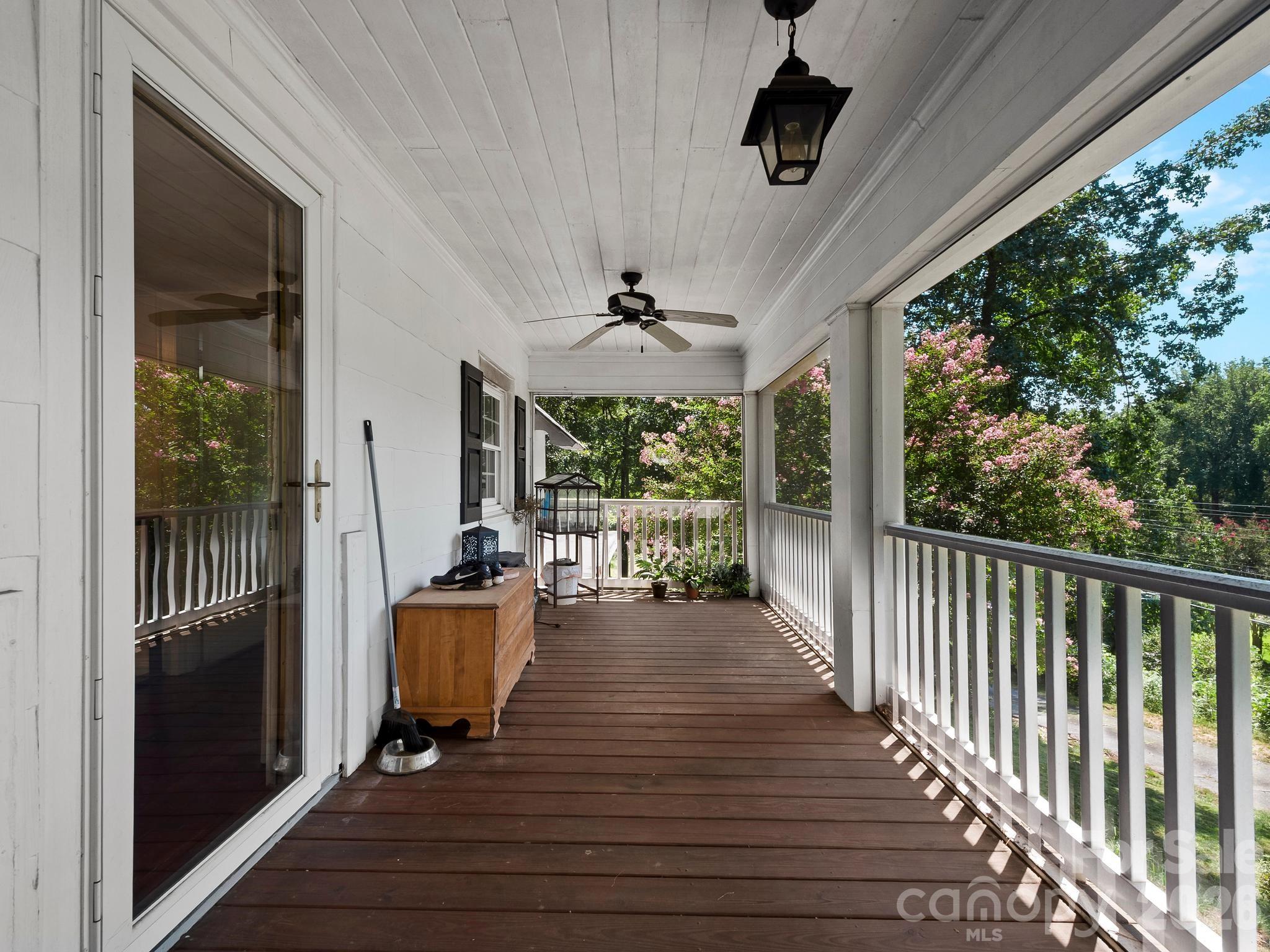 689 S Trade Street — Tryon