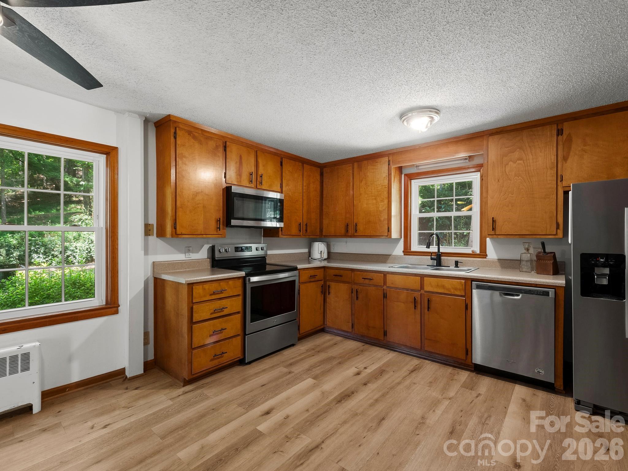 689 S Trade Street — Tryon