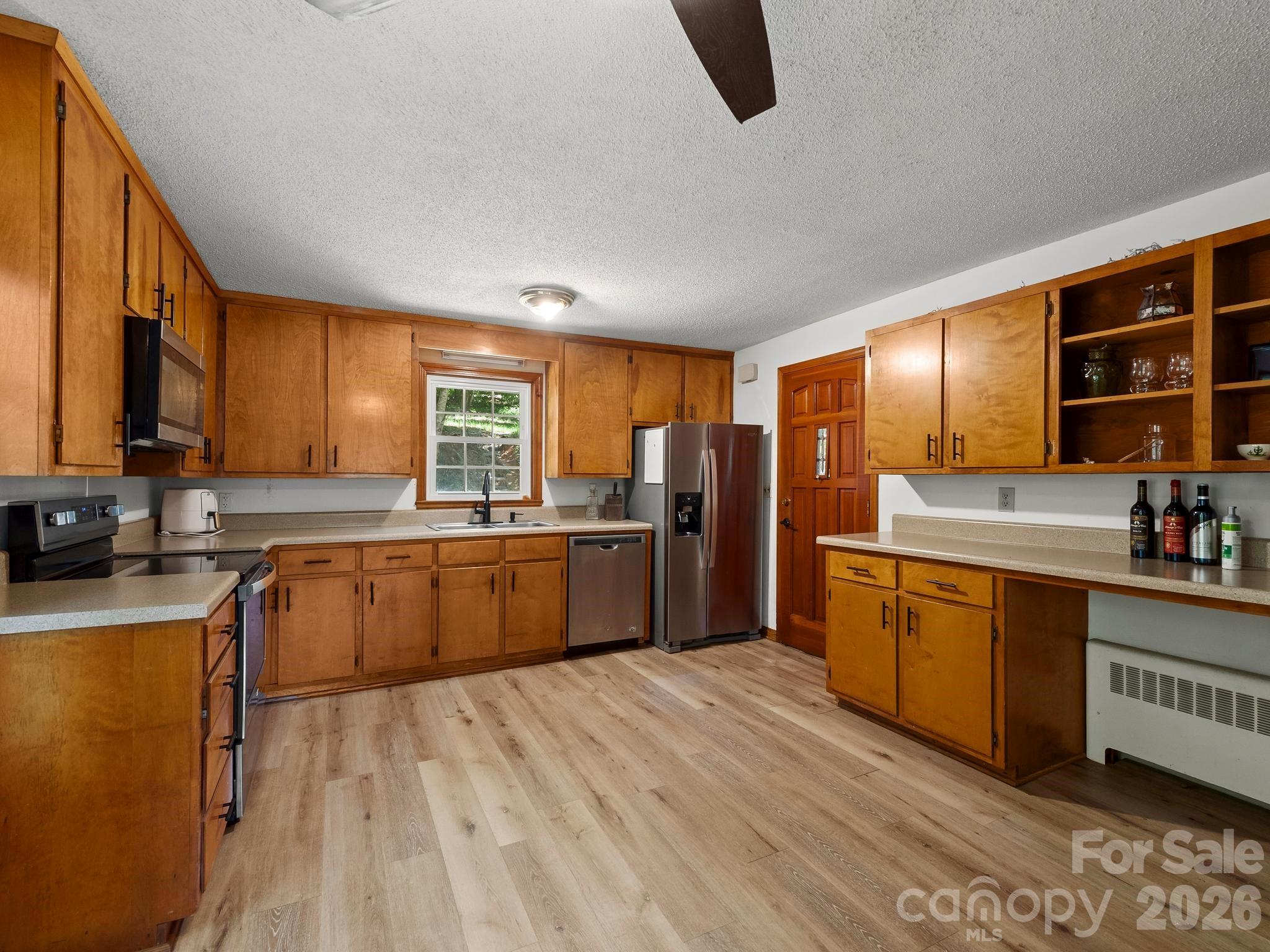 689 S Trade Street — Tryon