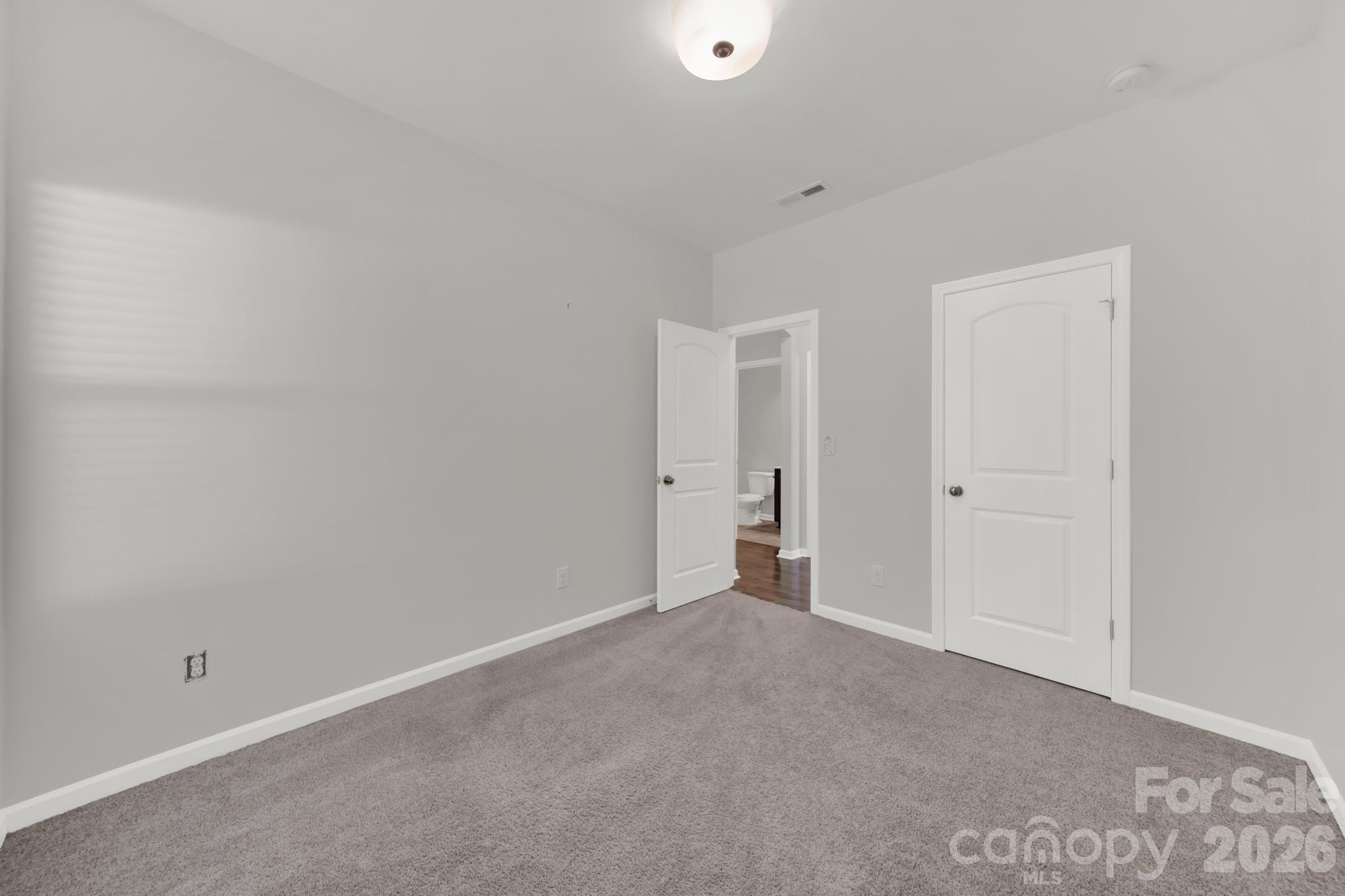 5121 Saddleback Drive — Mount Holly