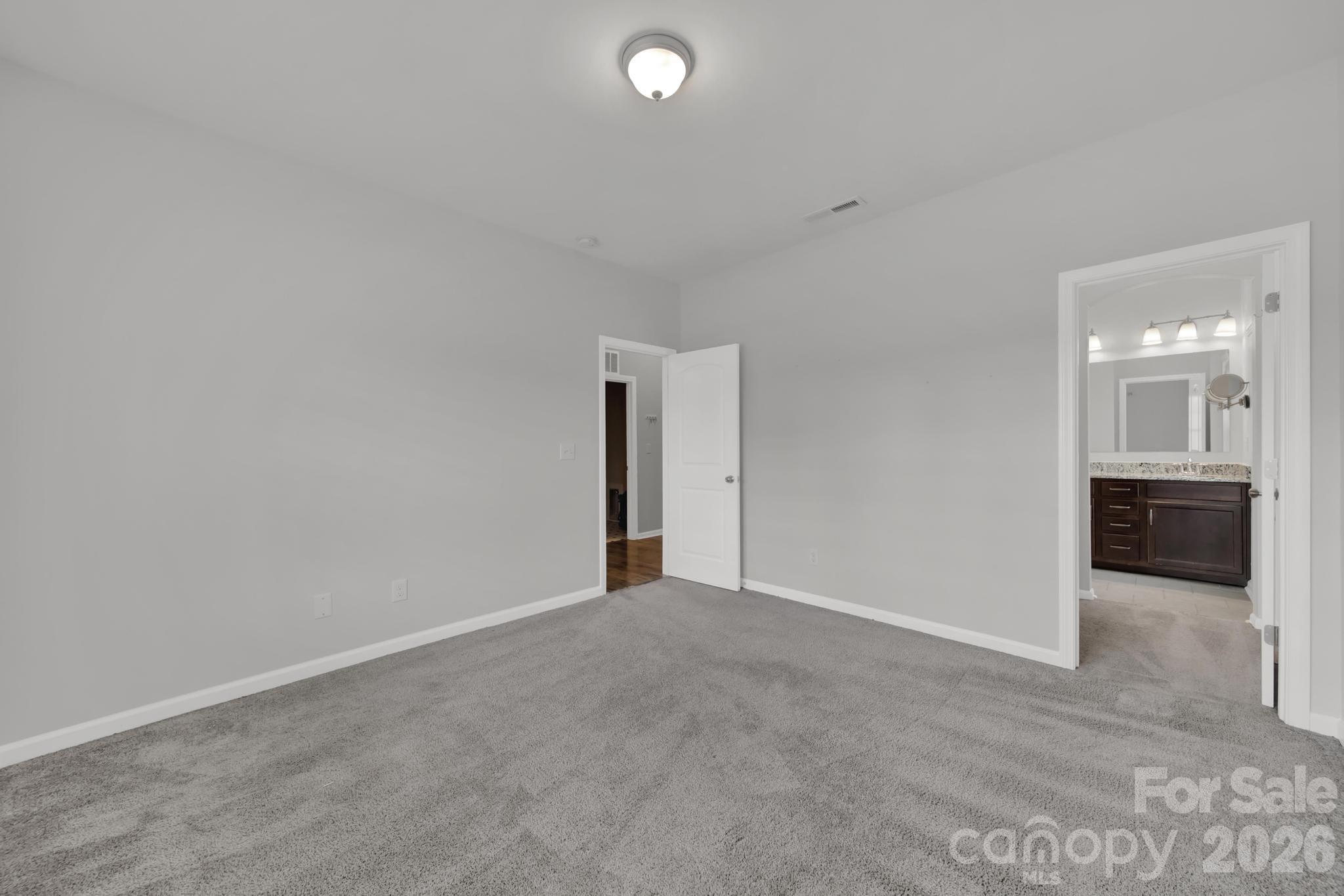5121 Saddleback Drive — Mount Holly