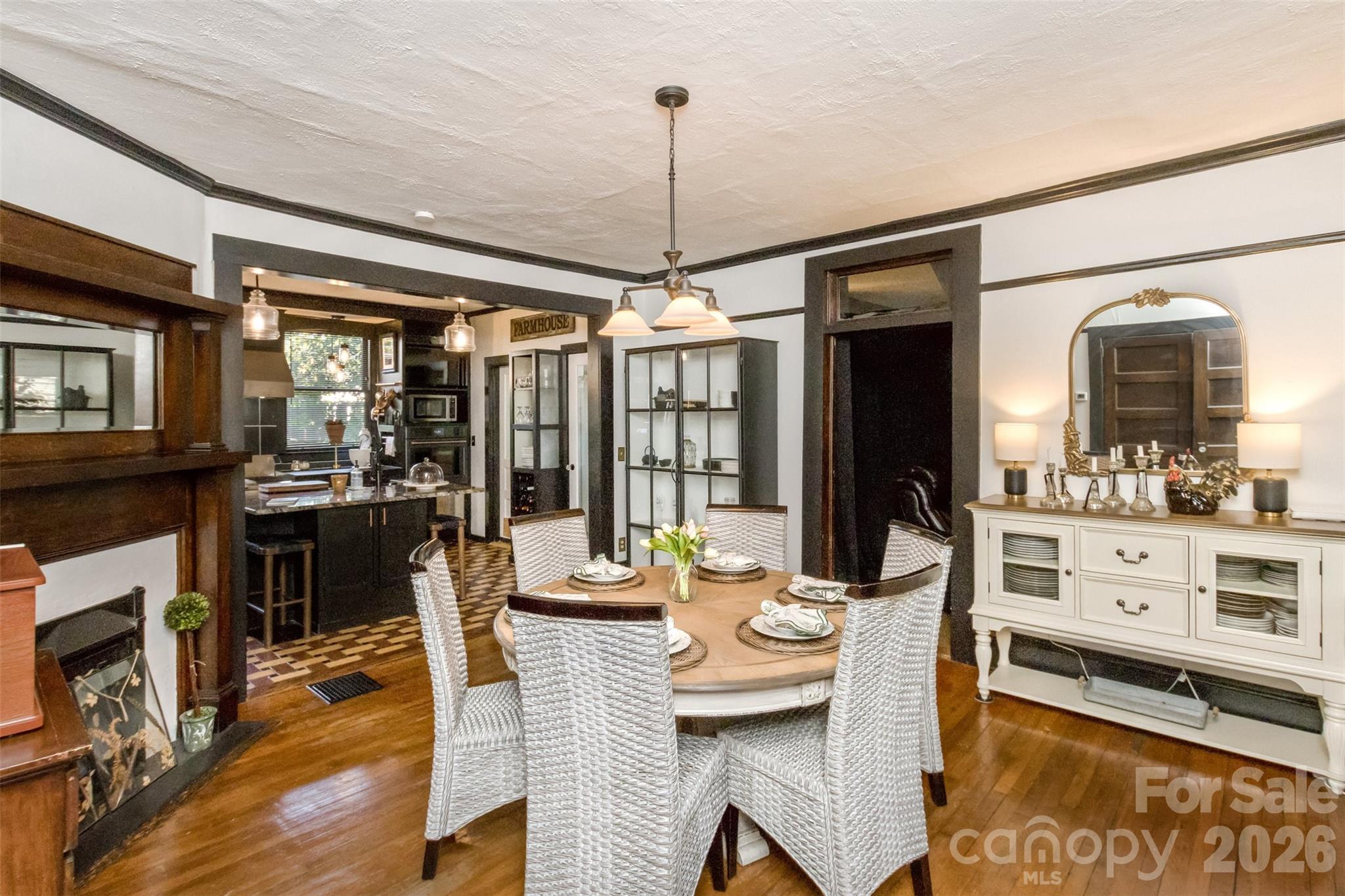293 Fairview Road — Asheville