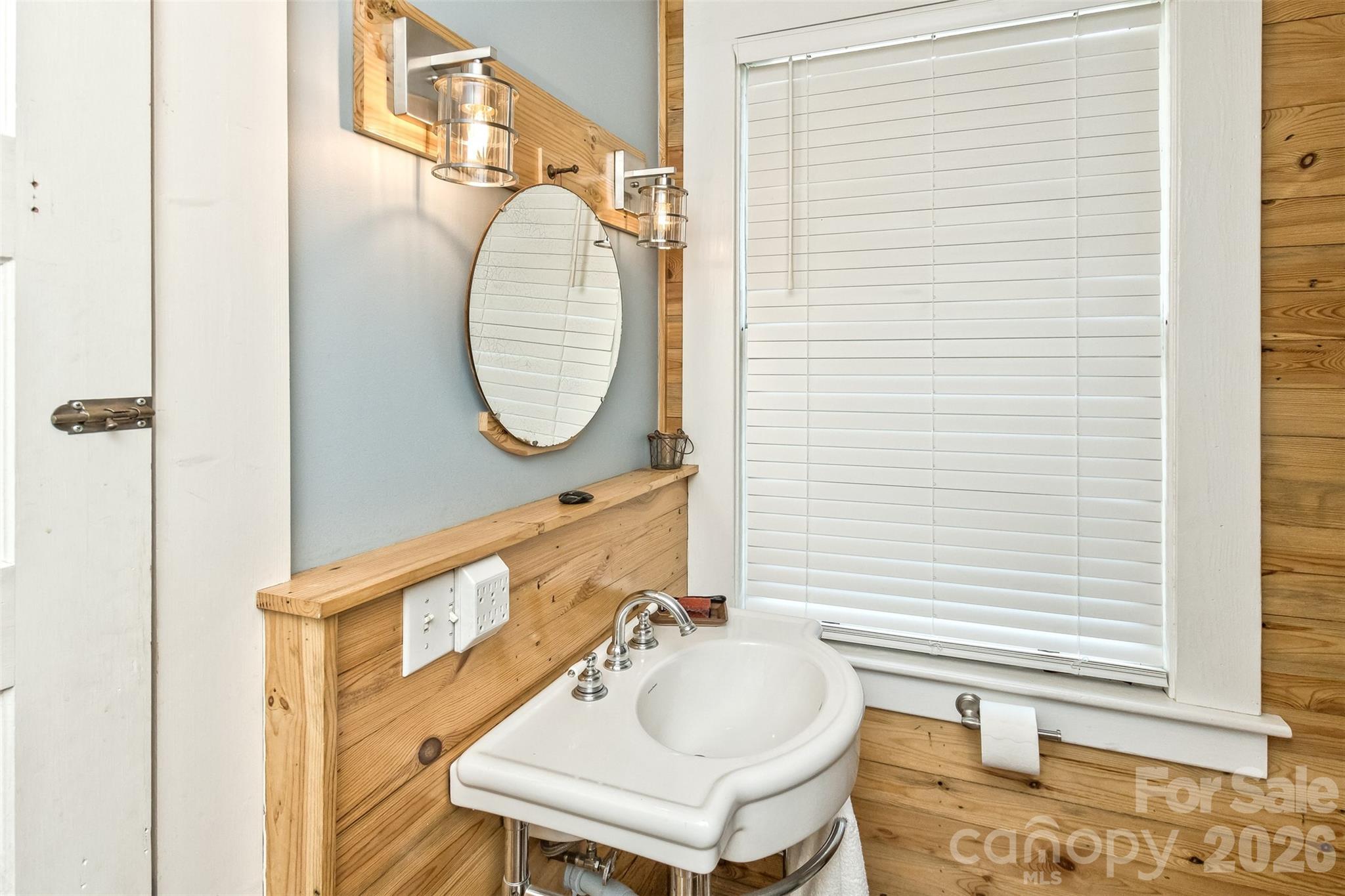 293 Fairview Road — Asheville