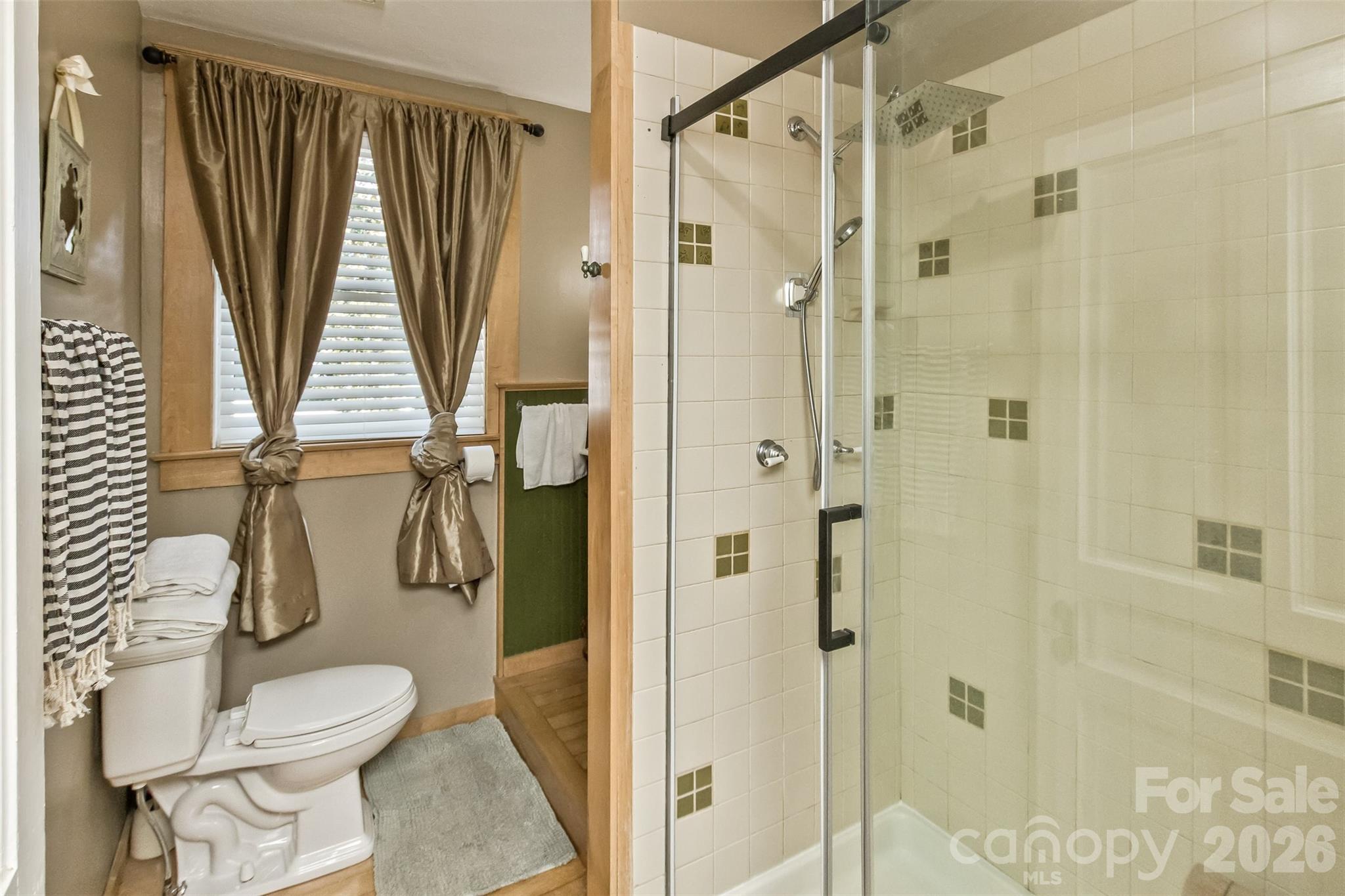293 Fairview Road — Asheville