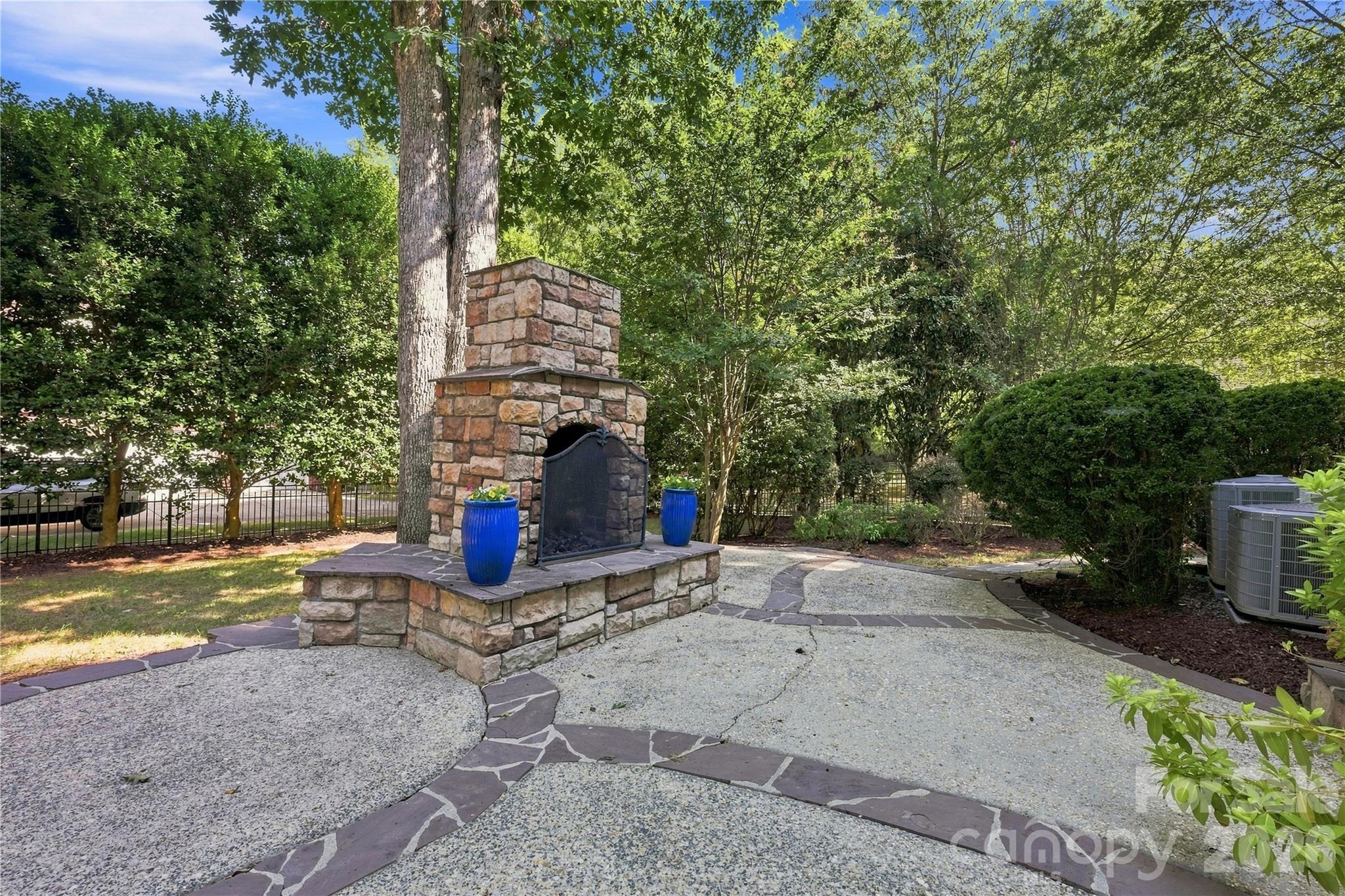 8017 Pendley Lane — Huntersville