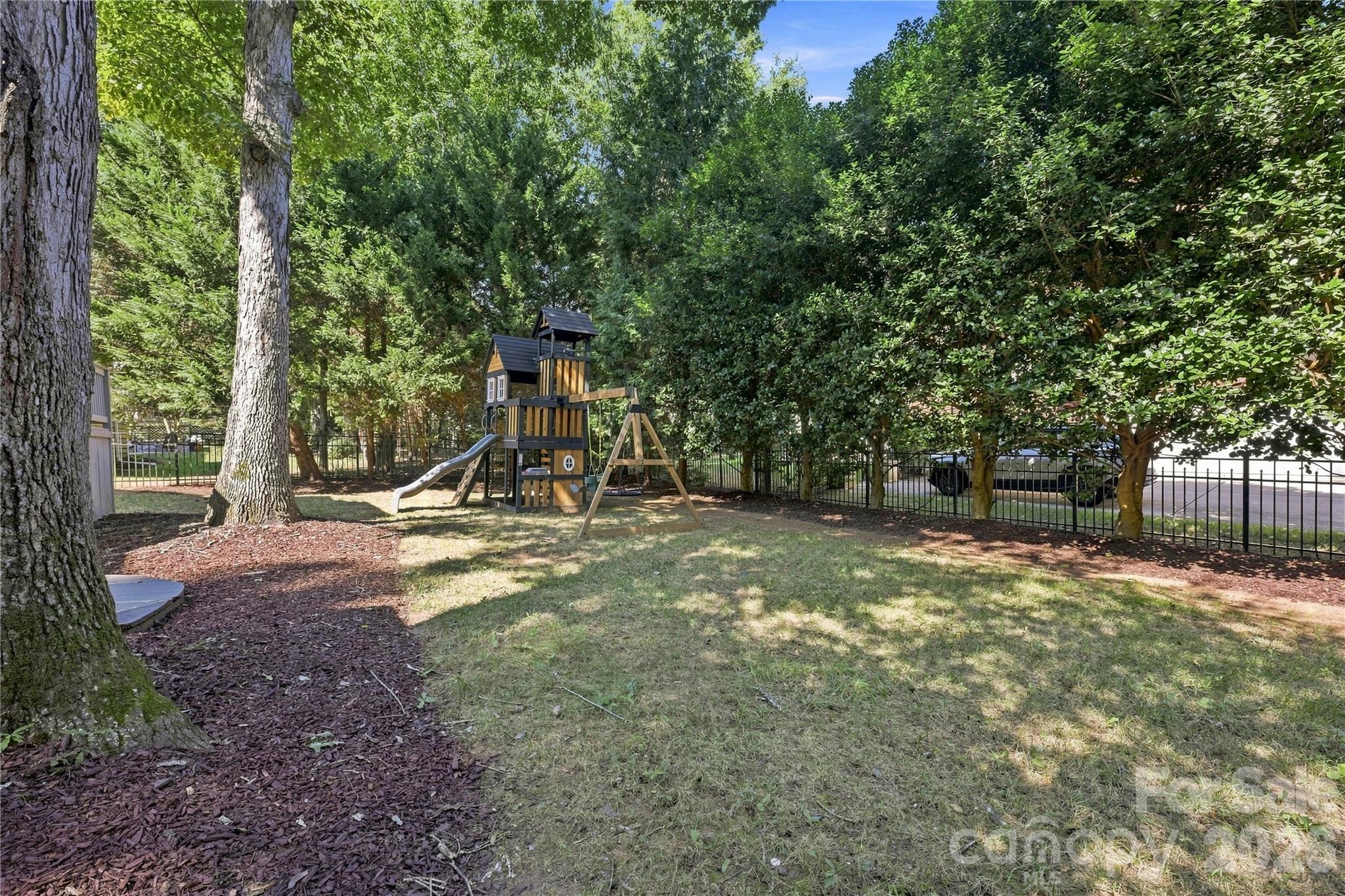 8017 Pendley Lane — Huntersville
