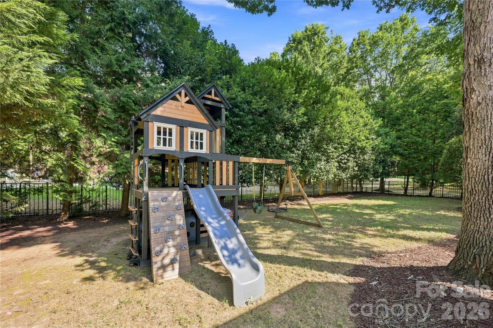 8017 Pendley Lane — Huntersville