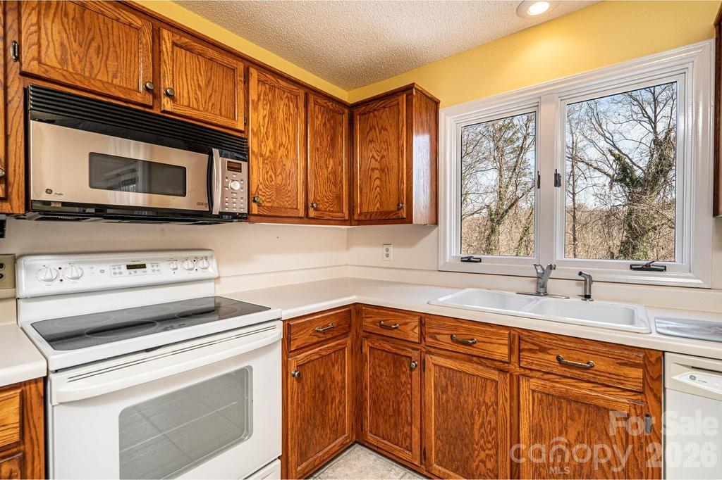 2231 6th Street NW #16 — Hickory