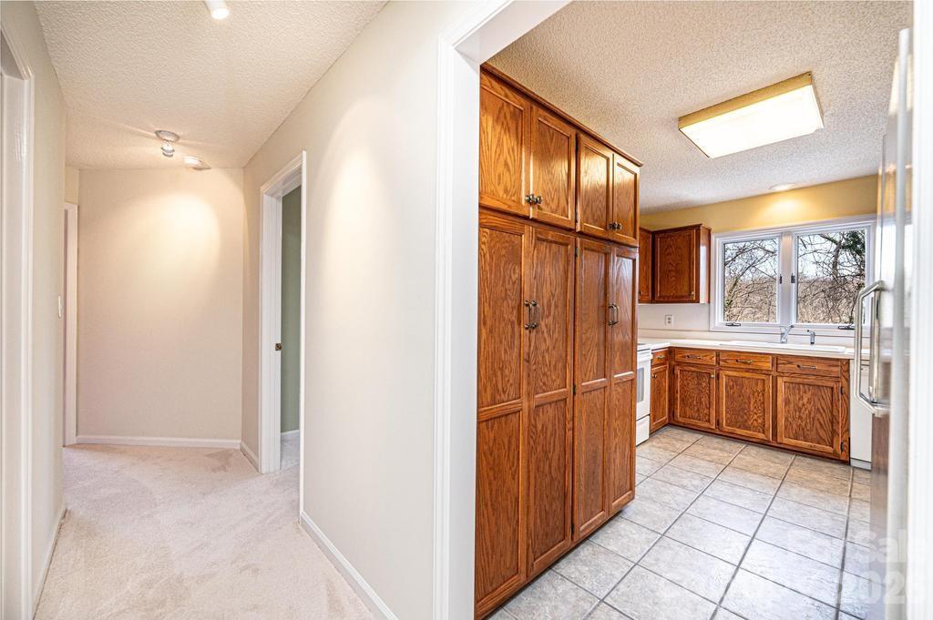 2231 6th Street NW #16 — Hickory