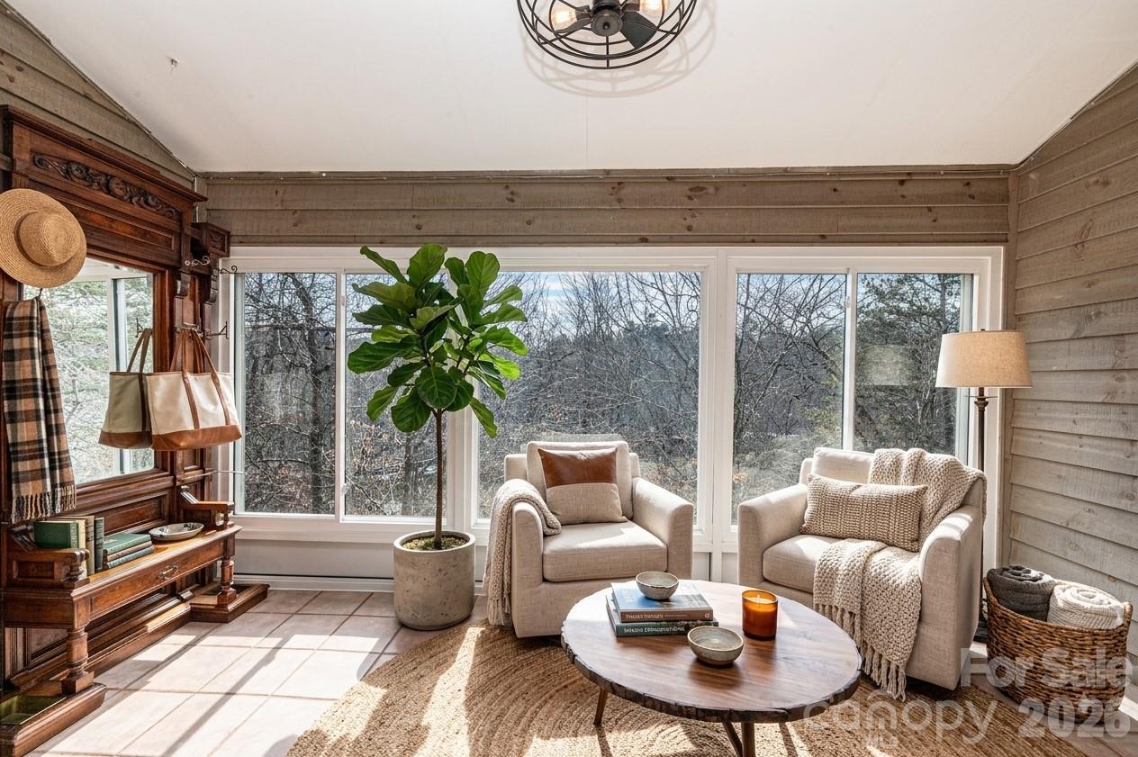2231 6th Street NW #16 — Hickory