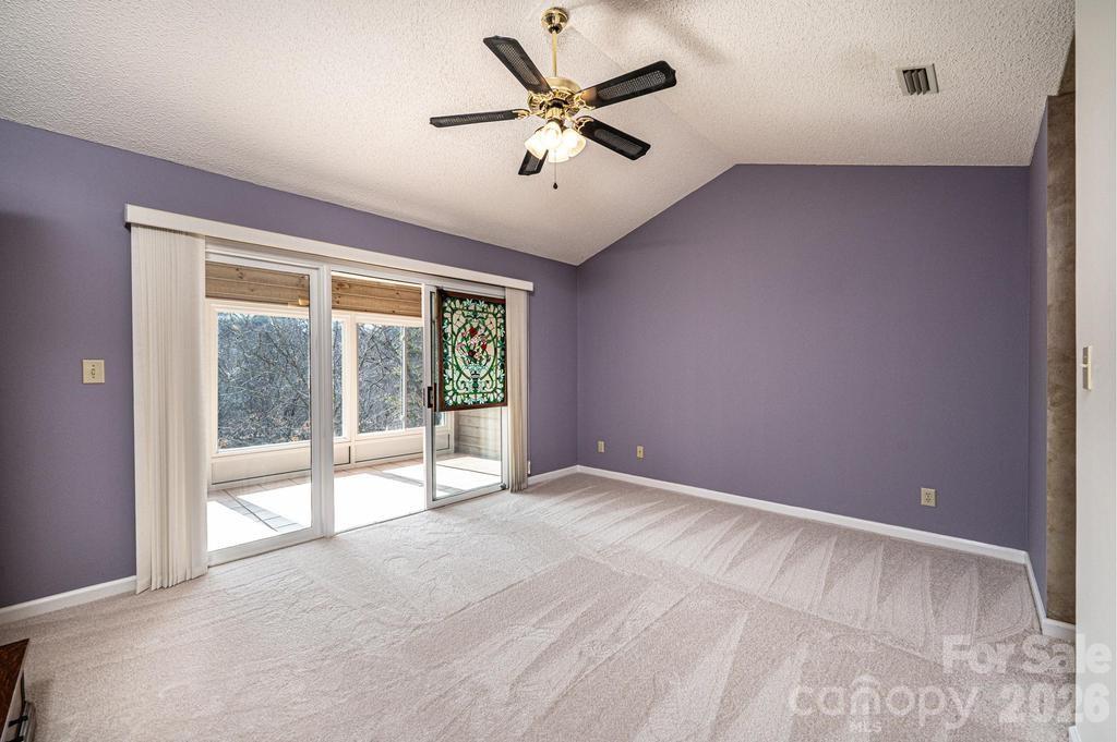 2231 6th Street NW #16 — Hickory