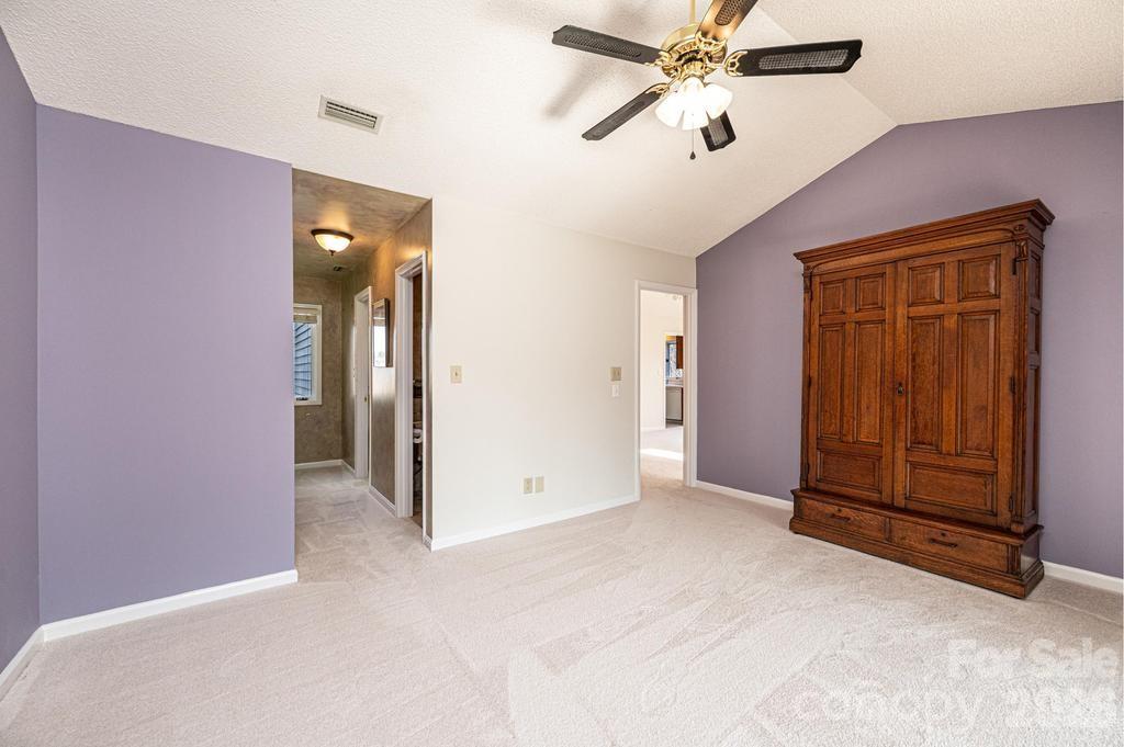 2231 6th Street NW #16 — Hickory