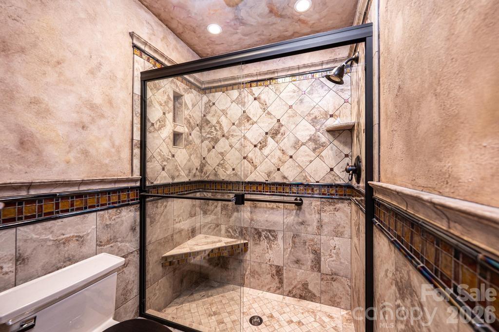 2231 6th Street NW #16 — Hickory