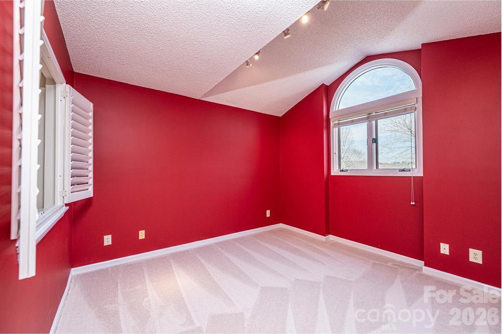 2231 6th Street NW #16 — Hickory
