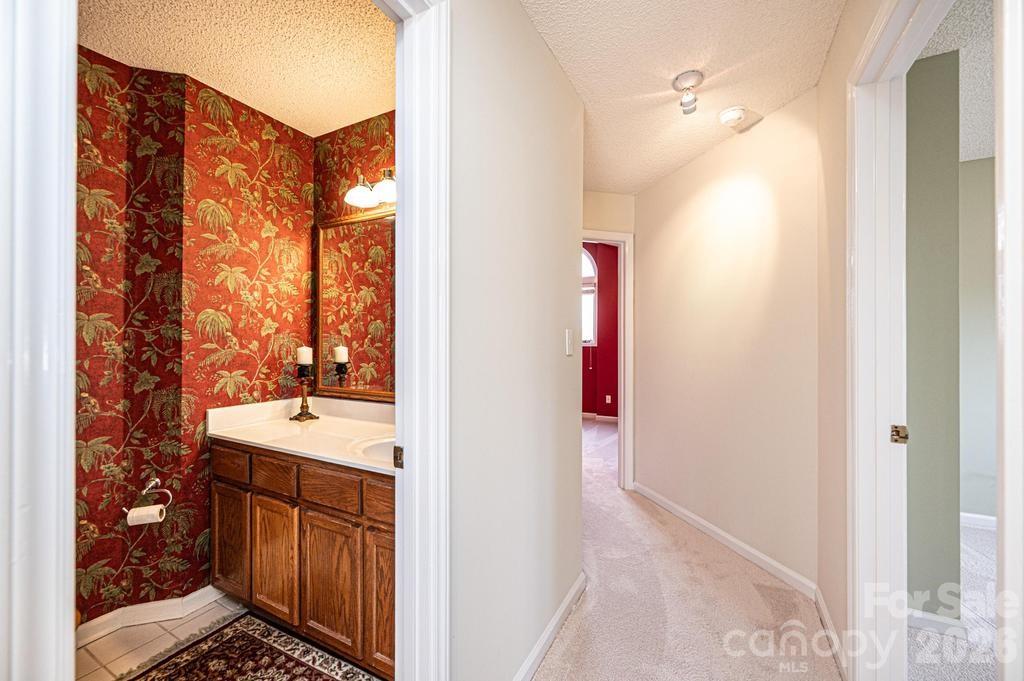 2231 6th Street NW #16 — Hickory