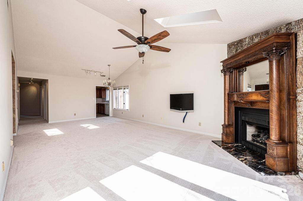 2231 6th Street NW #16 — Hickory