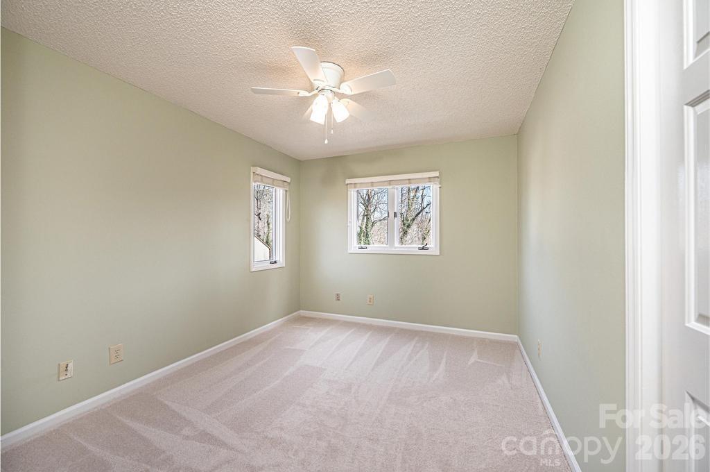 2231 6th Street NW #16 — Hickory