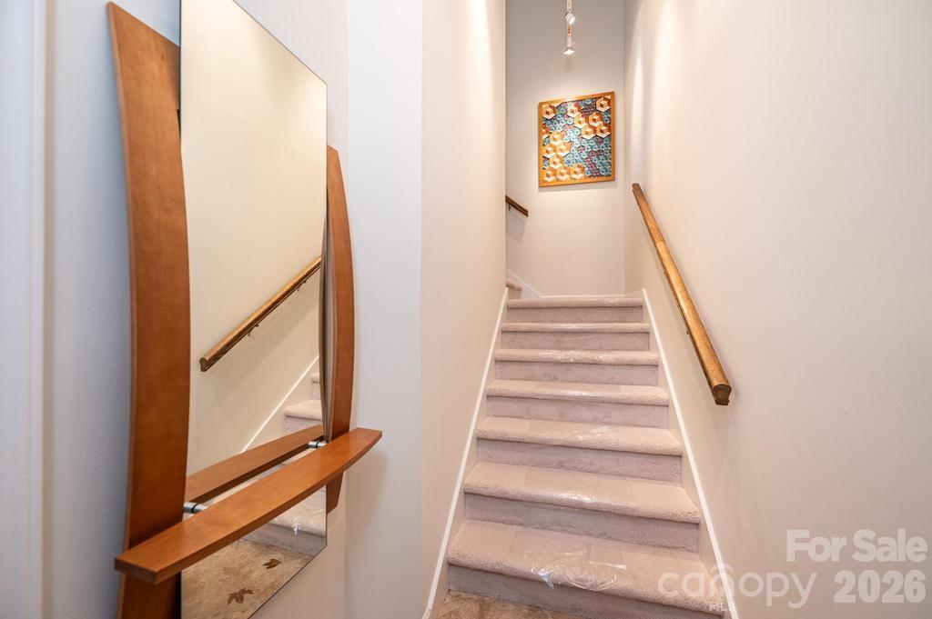 2231 6th Street NW #16 — Hickory