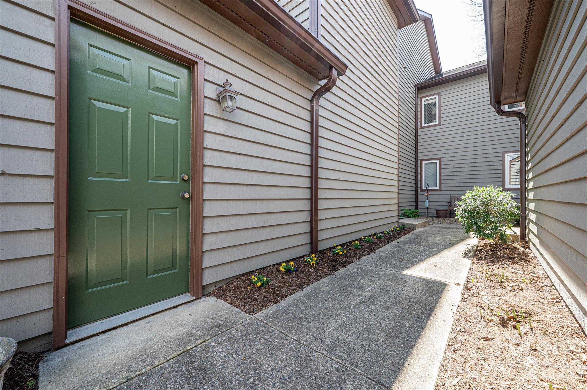 2231 6th Street NW #16 — Hickory