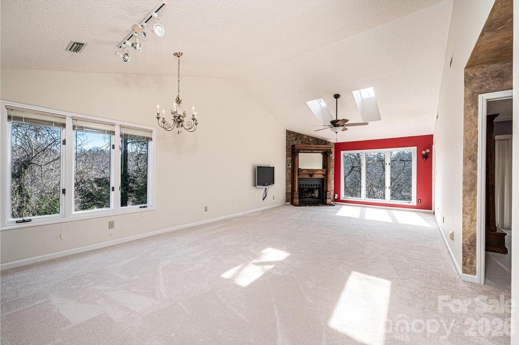 2231 6th Street NW #16 — Hickory
