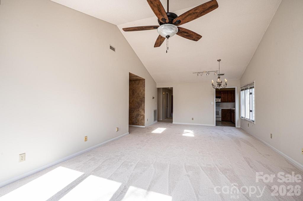 2231 6th Street NW #16 — Hickory