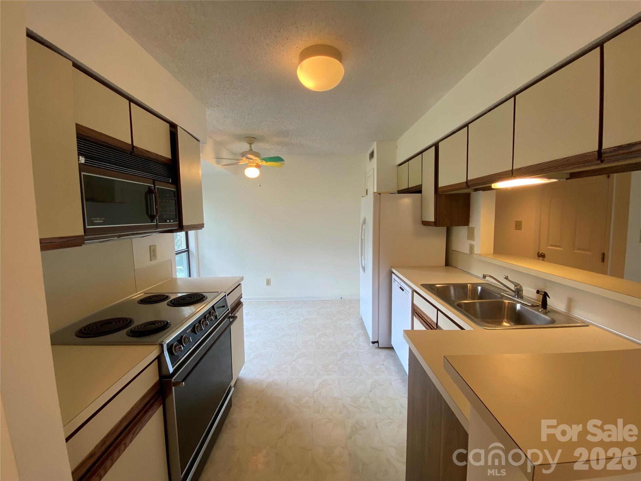 7962 Greenside Court — Charlotte