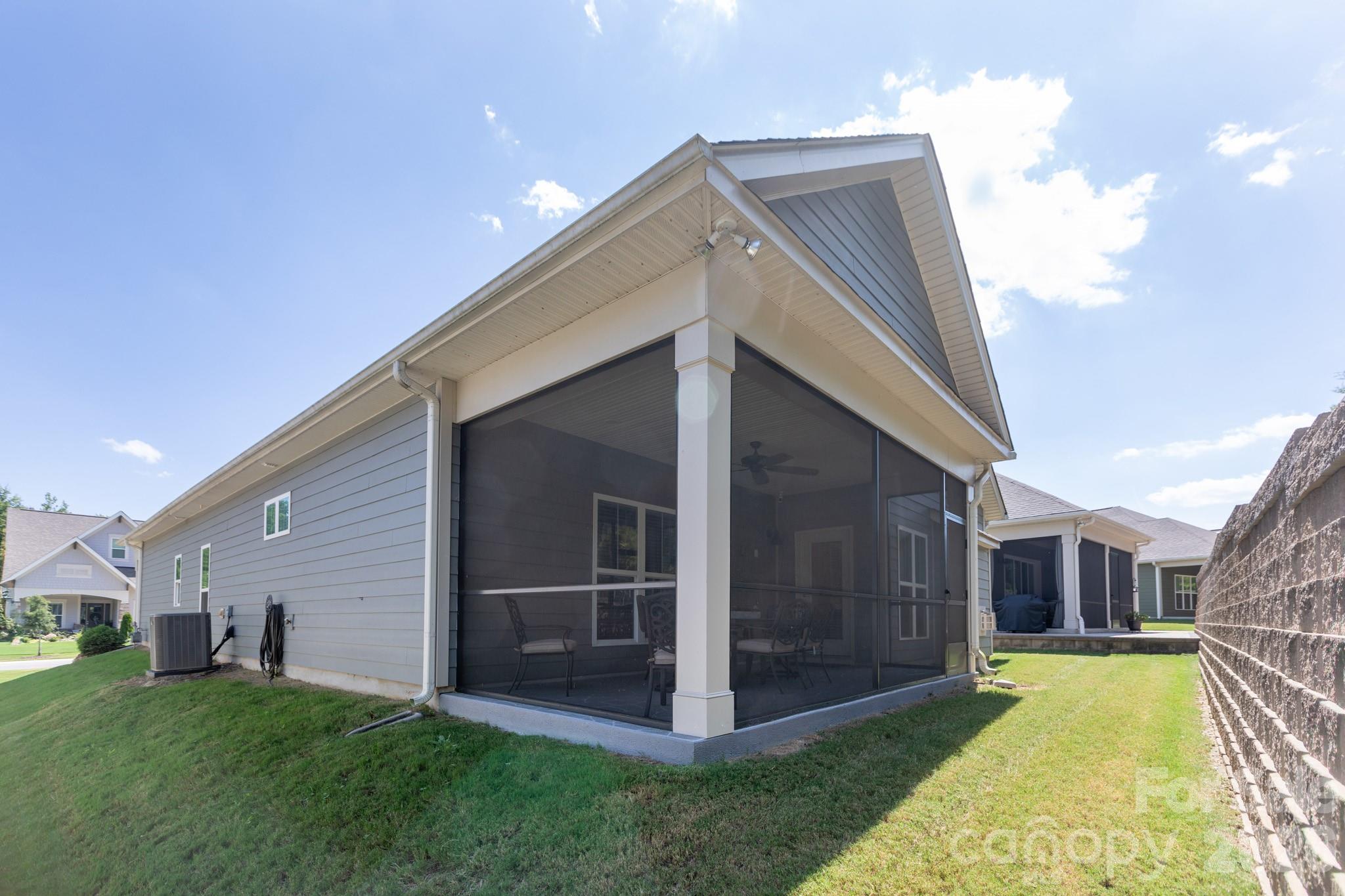 3064 Spring Forest Road — Harrisburg